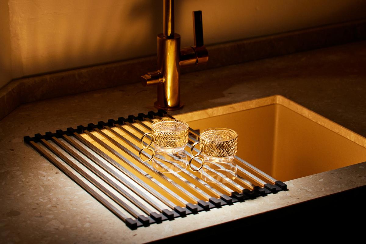 Abtropfmatte Edelstahlfarben B/H/T: ca. 46x32x0,8 cm - Edelstahlfarben, Basics, Metall (46/32/0,8cm) - HAPPY SINKS