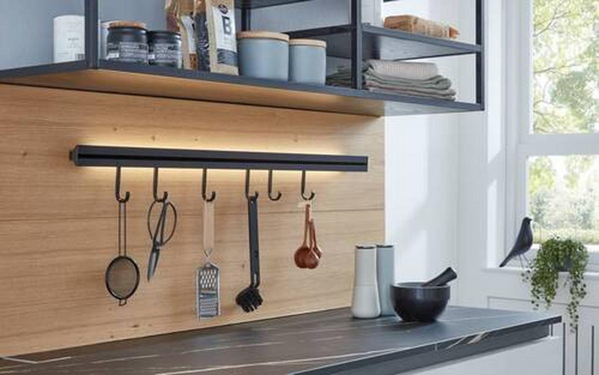 VĚŠÁK NA KUCHYŇSKÉ POTŘEBY SISTANT ZÁVĚSNÍ SYSTÉM - černá, Moderní, kov (90cm) - Sistant