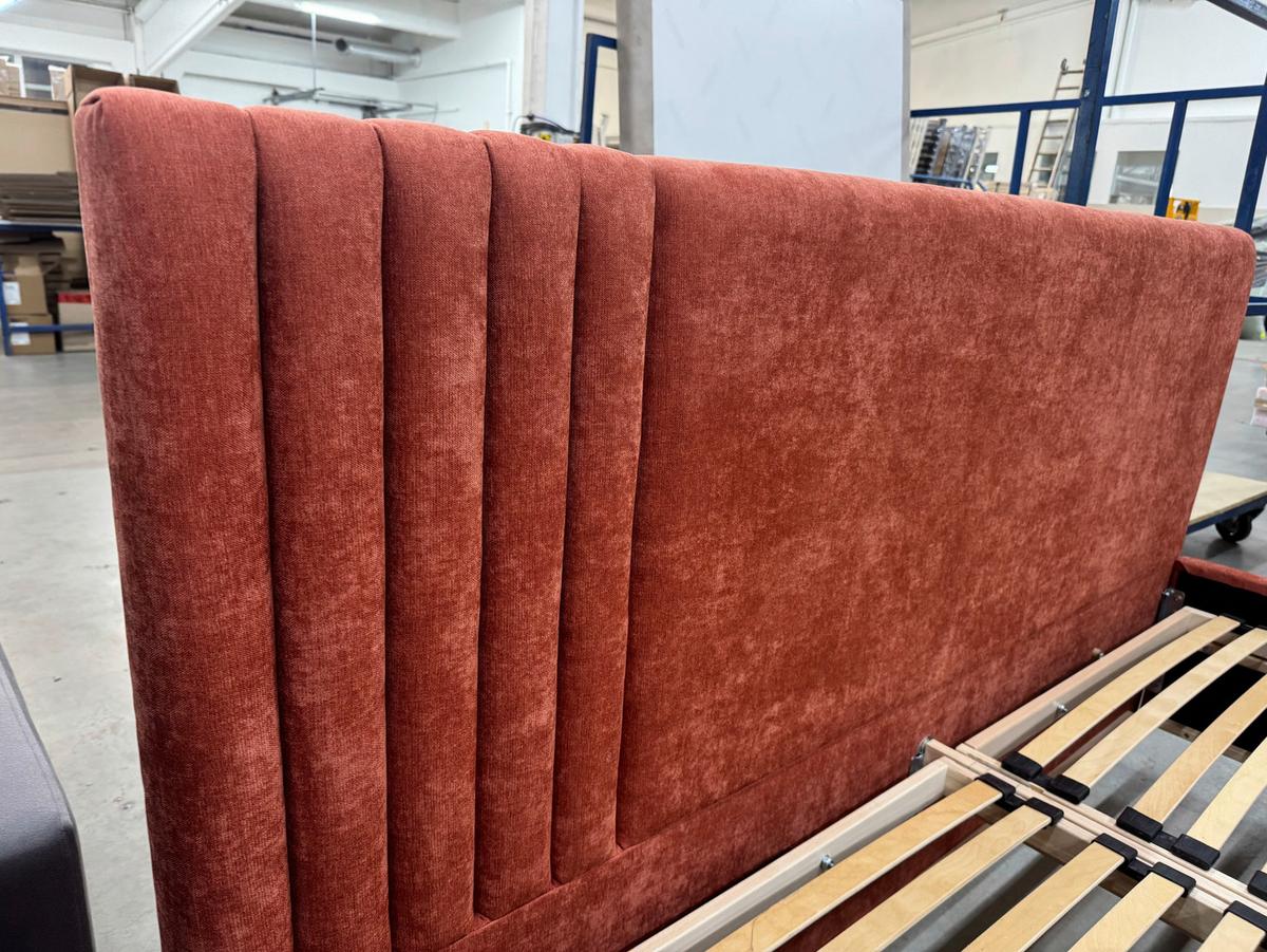 ČALÚNENÁ POSTEĽ SUZIE - čierna, Modern, drevo/kompozitné drevo (180cm)