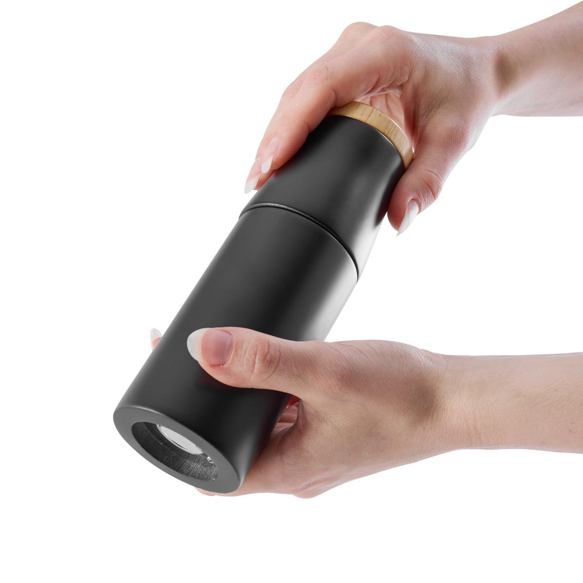 Soľnička a korenička SVEA - 2PCS - čierna/biela, Konventionell, kov/drevo - Mömax