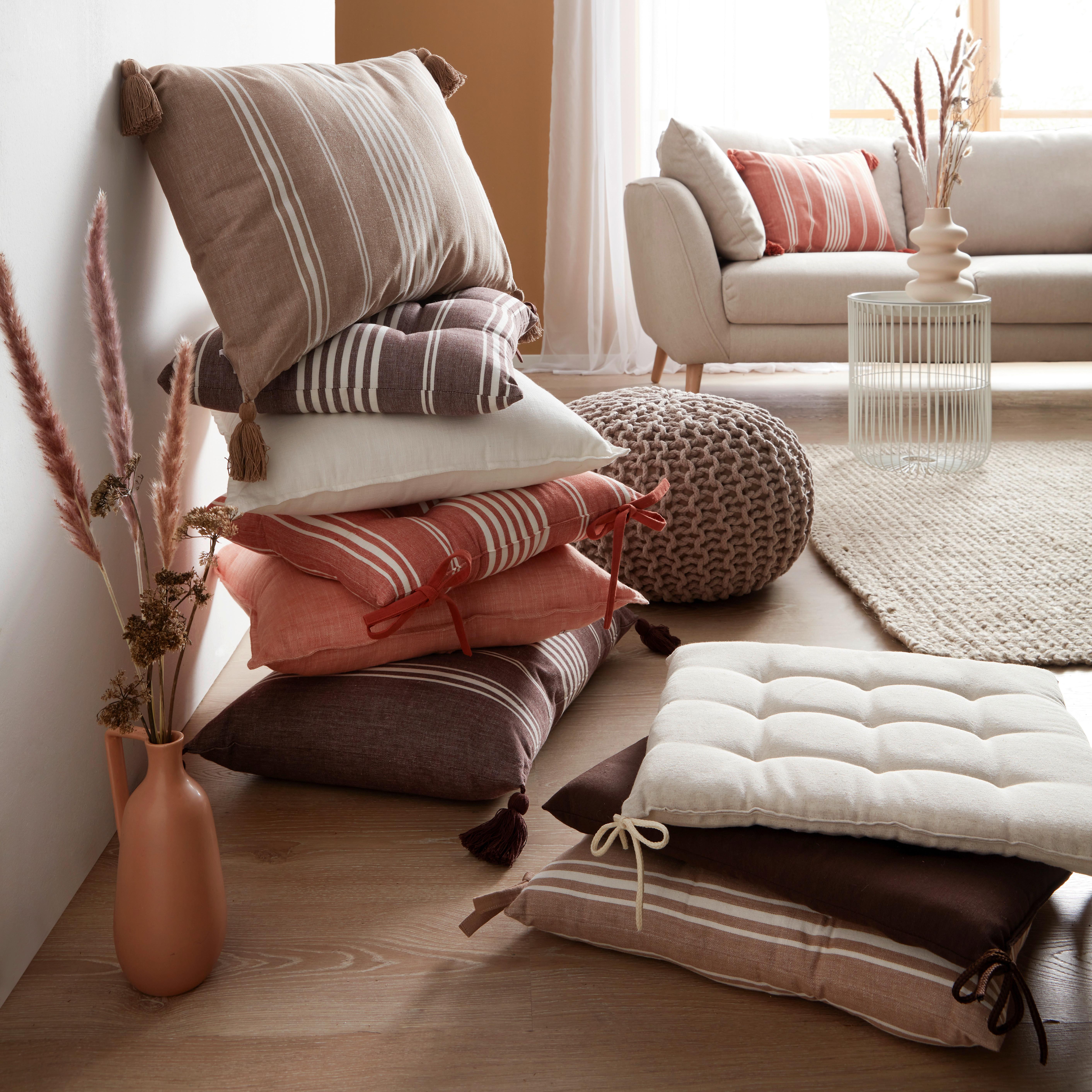 PODUŠKA NA SEDENIE Aline,50x30cm - sivá (50/30cm) - Premium Living