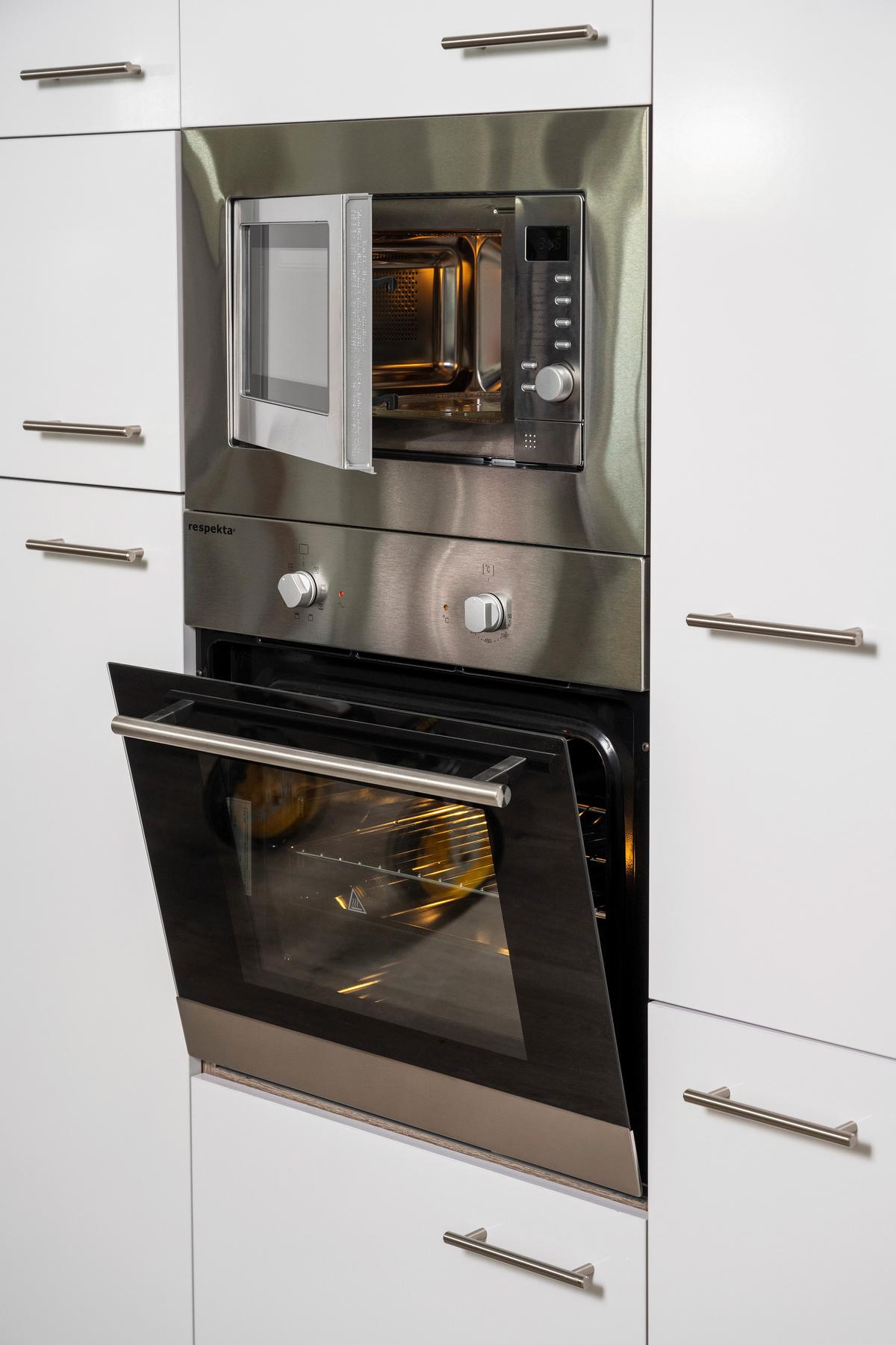 Küchenzeile mit Geräten B: 330 cm Eichefarben/Weiß - Eichefarben/Weiß, MODERN, Holzwerkstoff (330cm) - Respekta