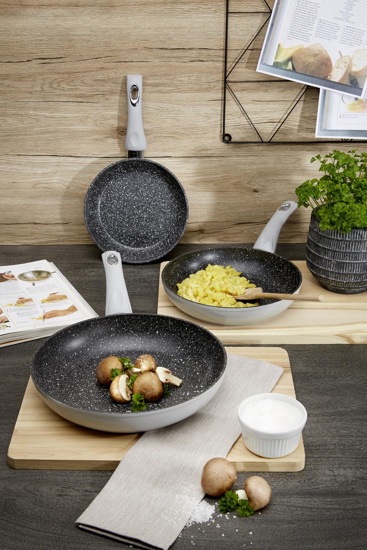 Bratpfanne Manuela Dxh: Ca. 24x4,9 Cm Aluminium - Schwarz/Weiß, KONVENTIONELL, Metall (24/4,9cm) - James Wood