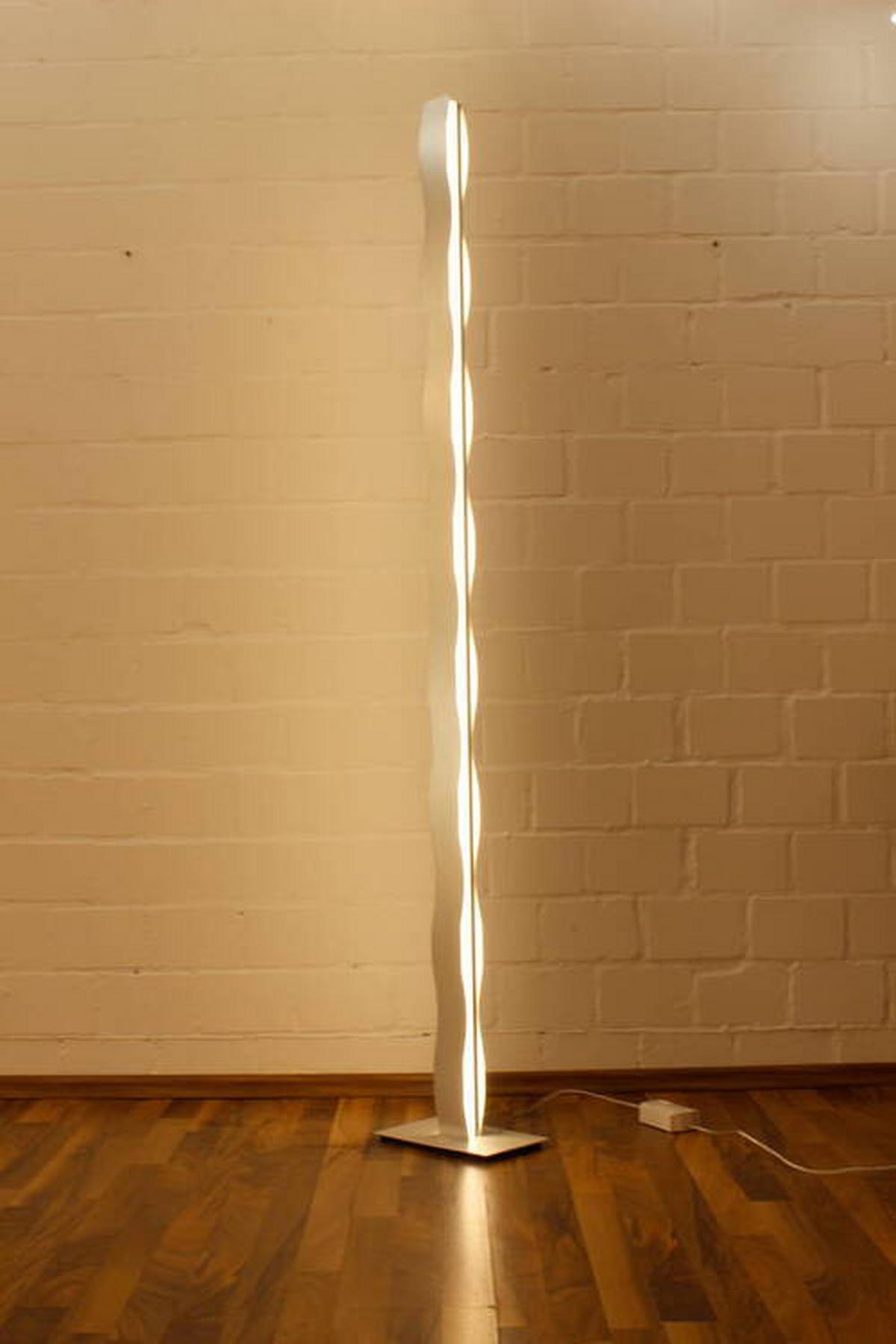 LED-Stehlampe Wave dimmbar Nickelfarben Fußschalter - Nickelfarben, Design, Metall (26/177/16cm)