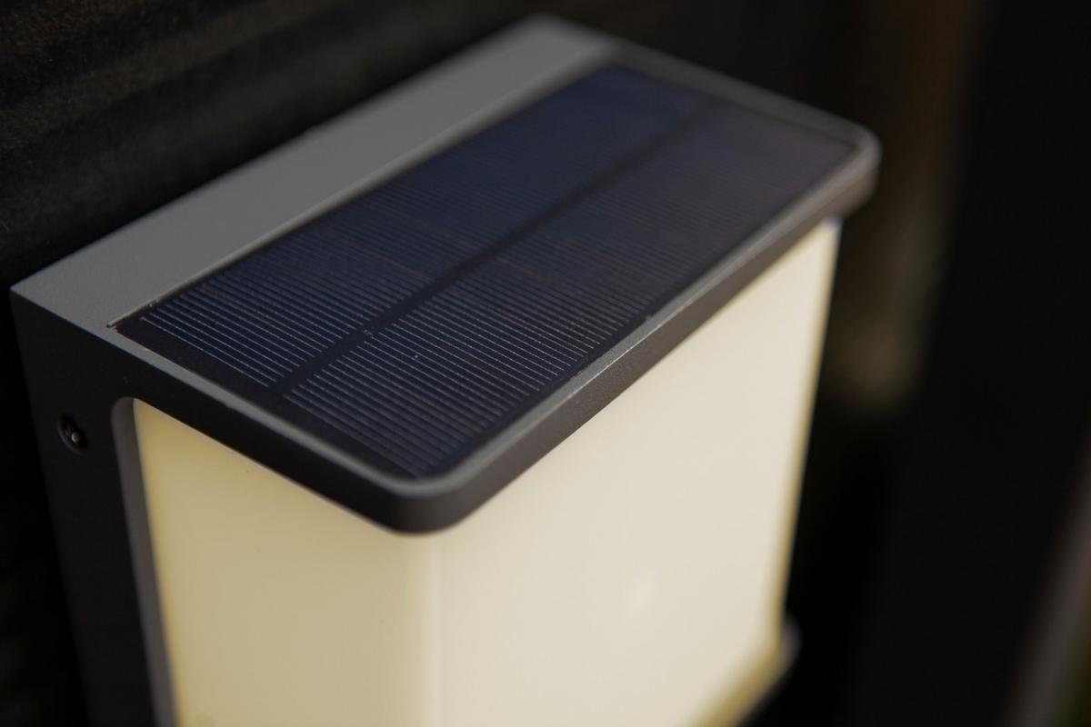 Solarleuchte Doblo Weiß Anthrazit L: 15 cm - Anthrazit/Weiß, Basics, Kunststoff/Metall (15/9/17cm)