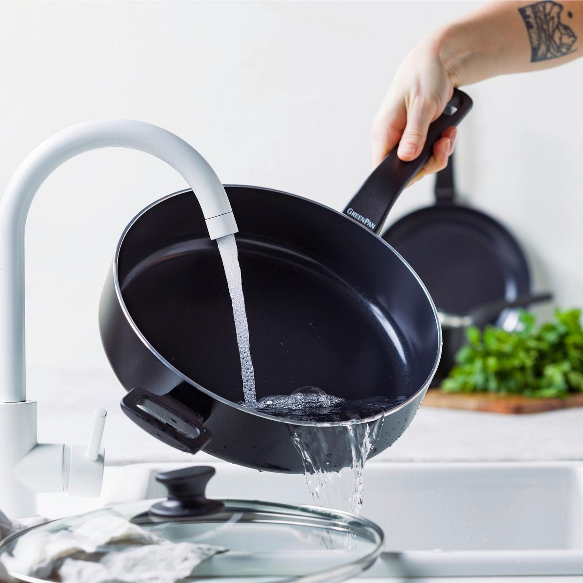 Schmorrpfanne Essence Schwarz D: 28 Cm - Schwarz, Basics, Glas/Metall (28cm) - GreenPan