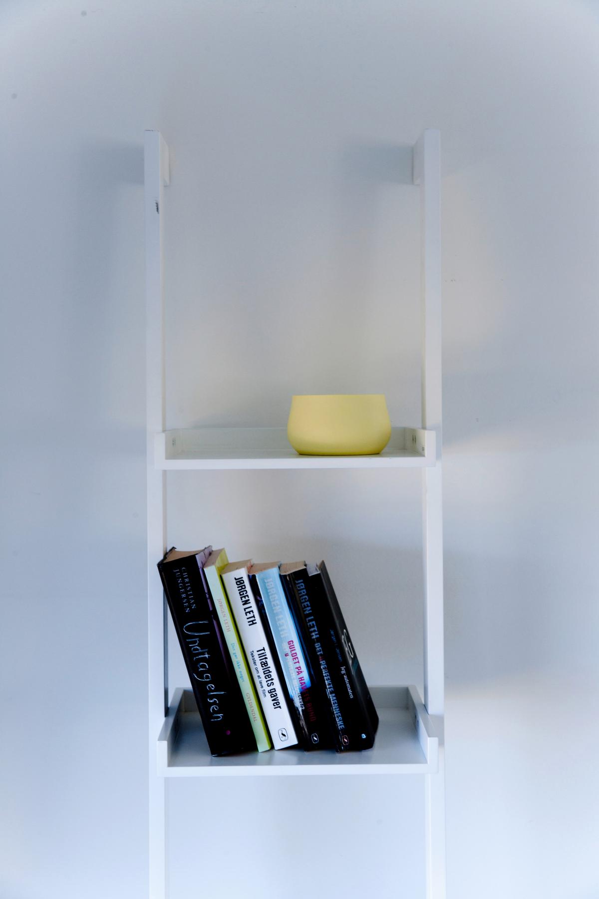 Rebríkový regál WALL biely - biela, Trend, kompozitné drevo (36,5/180/32cm) - Livetastic