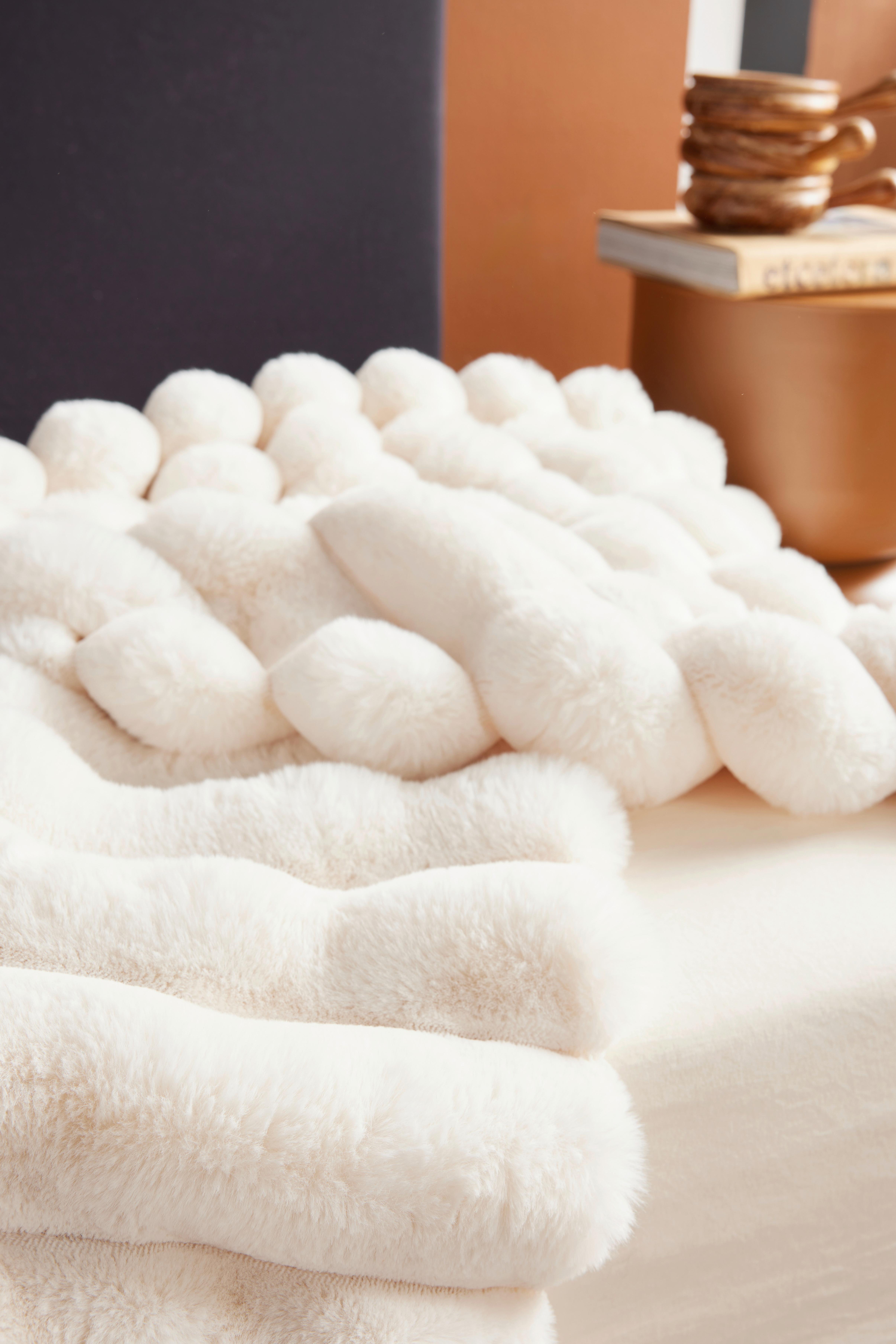 KOŽUŠINOVÁ DEKA BLANKET MOKA CREAM - biela, textil (130/180cm)