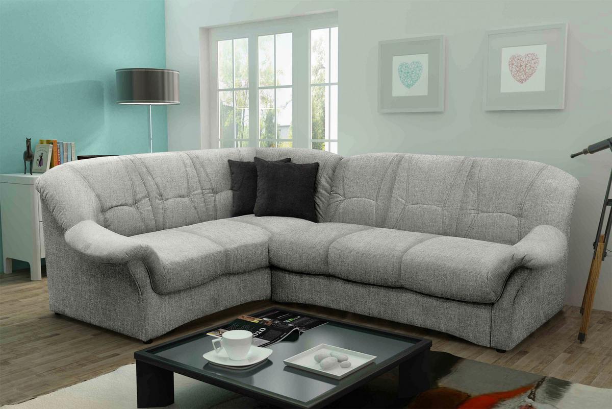 Klassisches Ecksofa mit hellgrauem Mikrofaserbezug