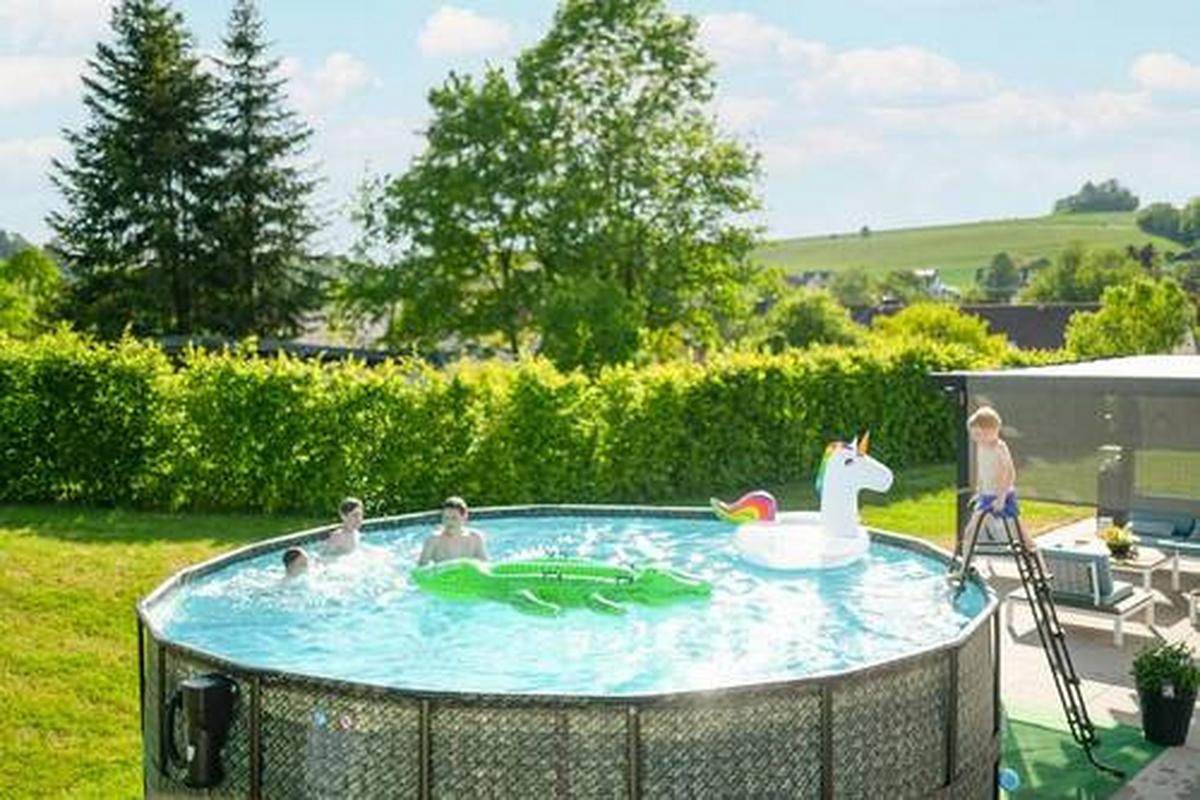 Aufstellpool Rund mit Leiter D: 549 cm - Grau, KONVENTIONELL, Kunststoff (549/132cm)