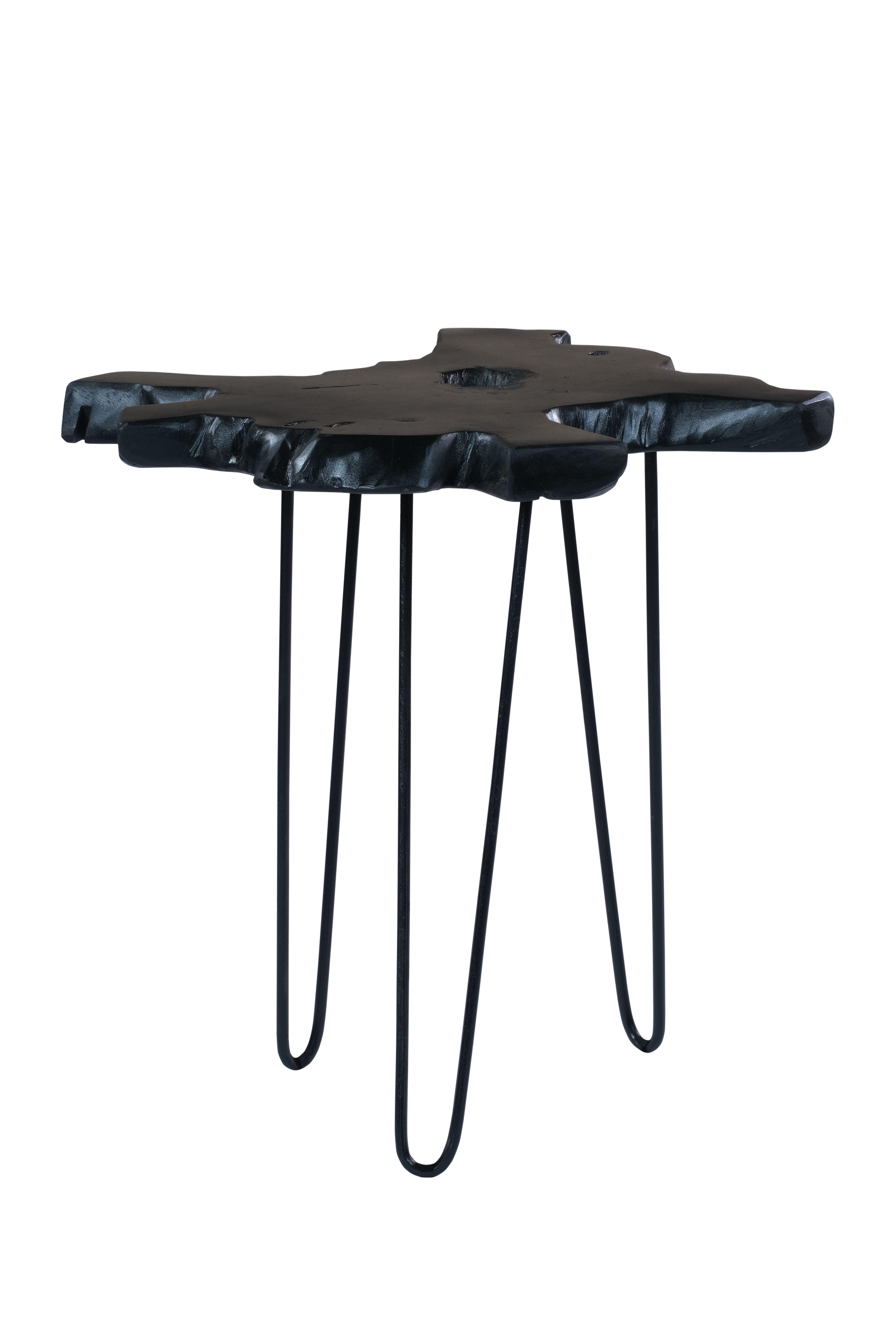 Beistelltisch aus Teakholz und Eisen entdecken