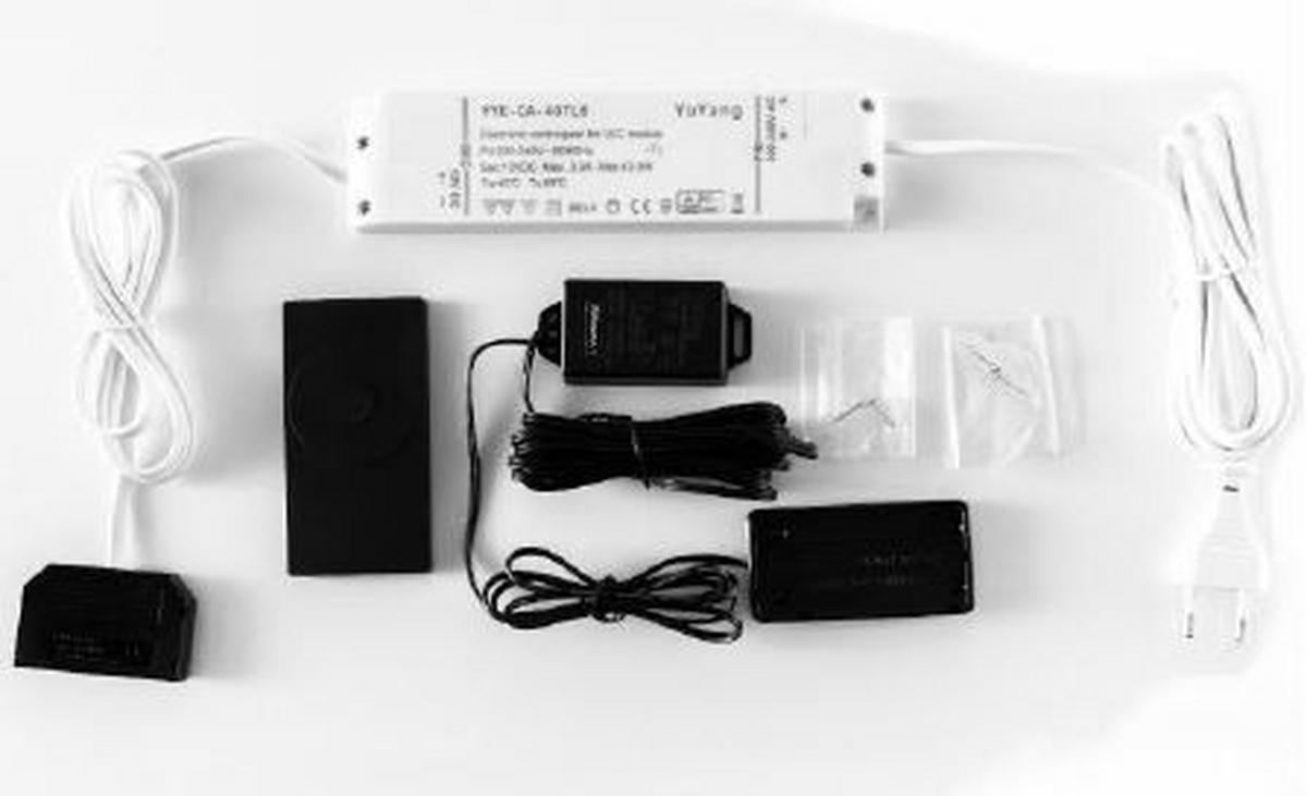 DÁLKOVÝ OVLADAČ ALAMEDA -EXKLUSIV- - bílá/černá, Moderní, kov/plast (10/1/5cm) - Mömax