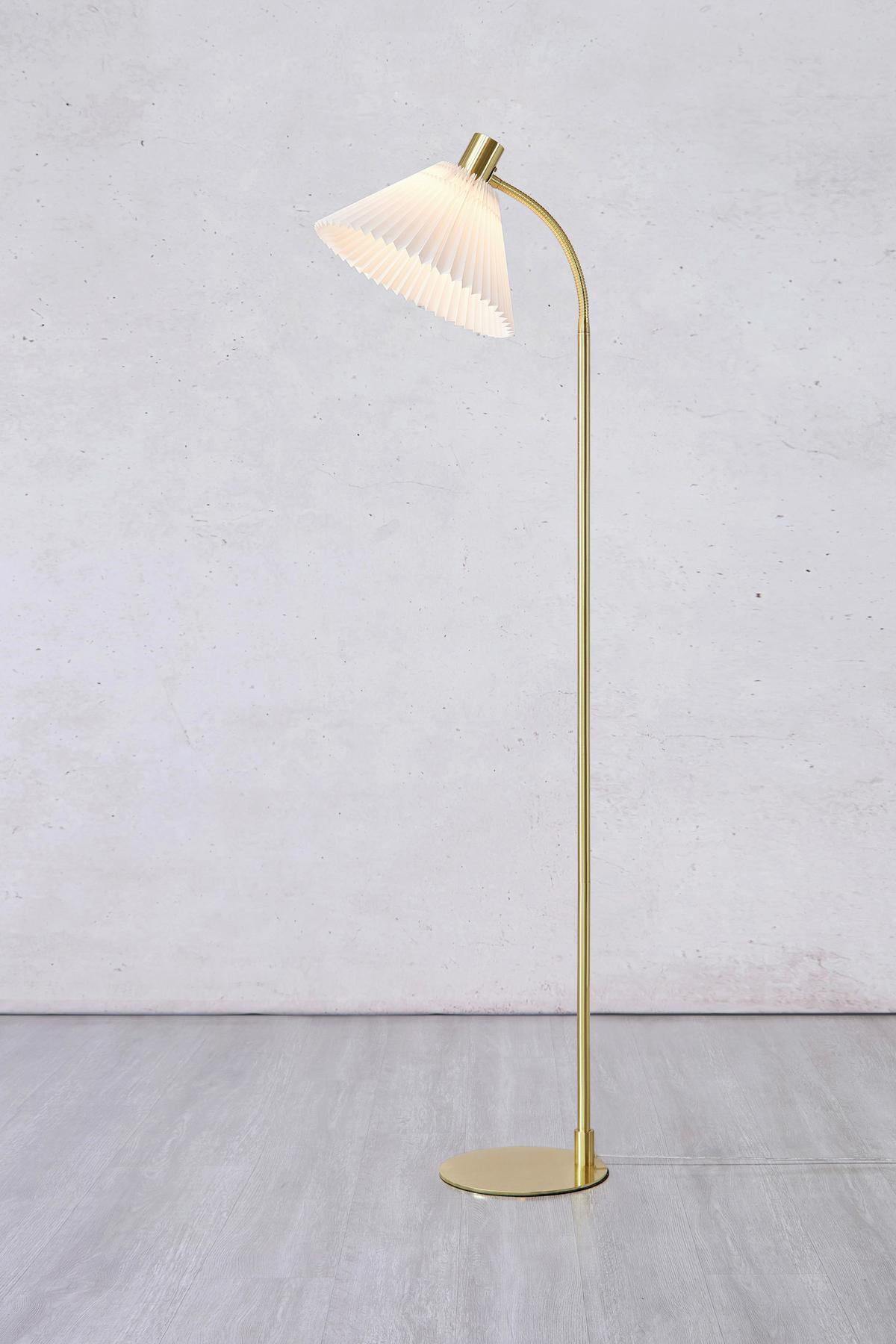 Stehleuchte Mira - Goldfarben/Weiß, Basics, Textil/Metall (32/44,5/145cm) - Markslöjd