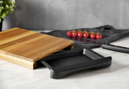 Schneidebrett mit Auffangwanne