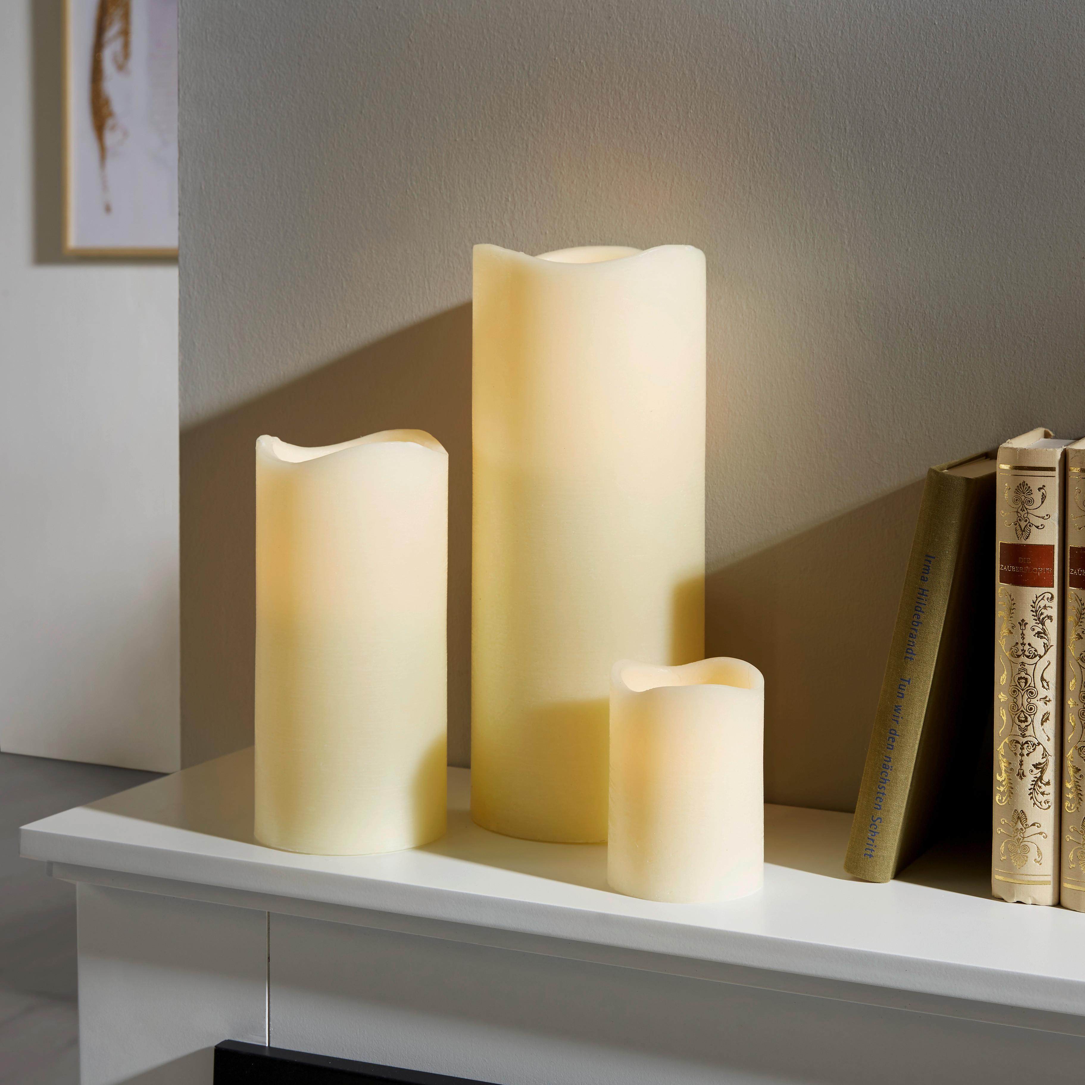 LED-Kerze Melina Naturfarben mit Timer, Ø/H: 12,5/30 cm - Naturfarben, ROMANTIK / LANDHAUS, Paraffin (12,5/30cm) - James Wood