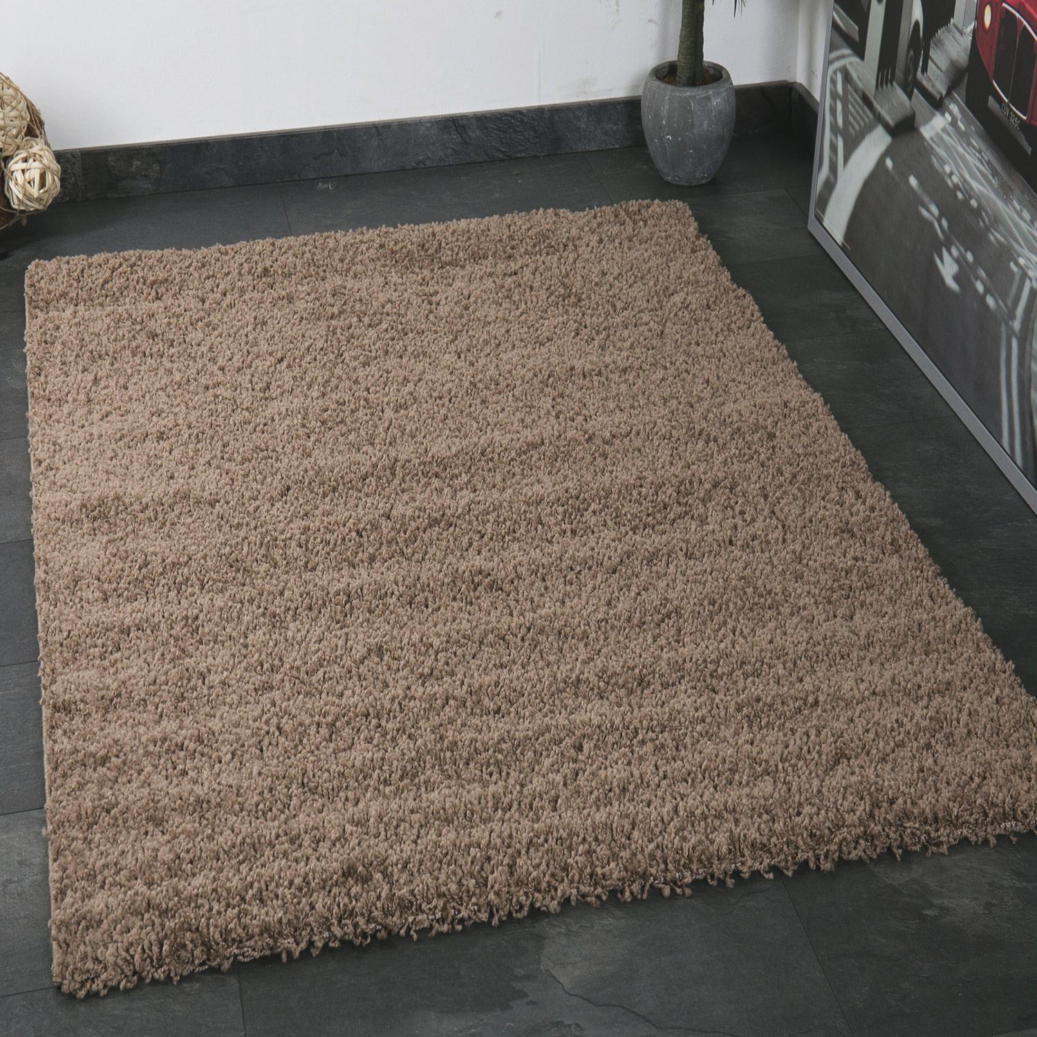 Brauner Hochflorteppich