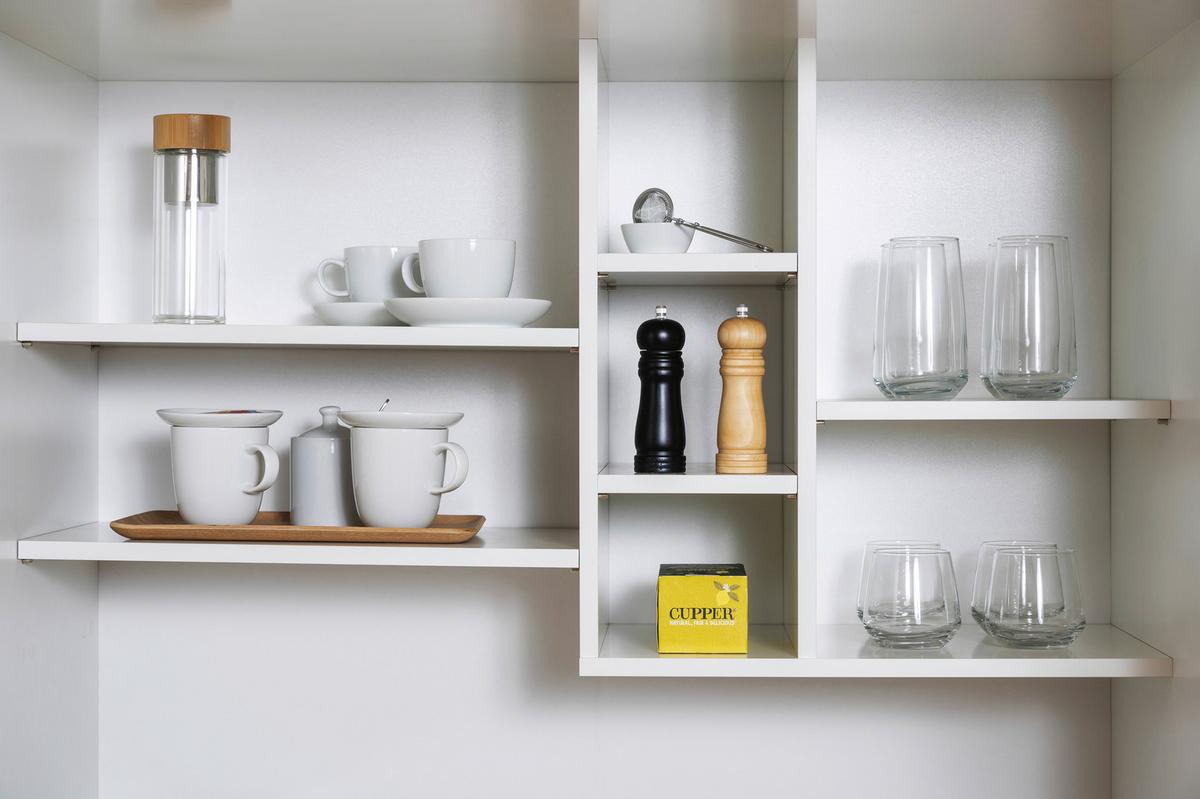 Schrankküche M. Kühlschrank + Kochfeld 104 Cm Elegant - Silberfarben/Weiß, MODERN, Holzwerkstoff/Metall (104/193/67cm) - Respekta