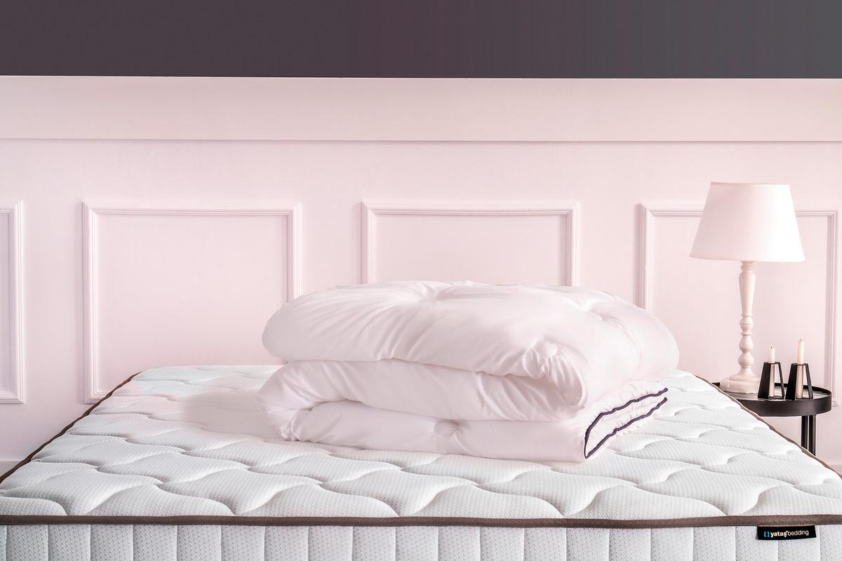 Bettdecke Dacron Microfiber Normal 200x200x7 Cm - Weiß, Basics, Textil (200/200/7cm) - Yatas