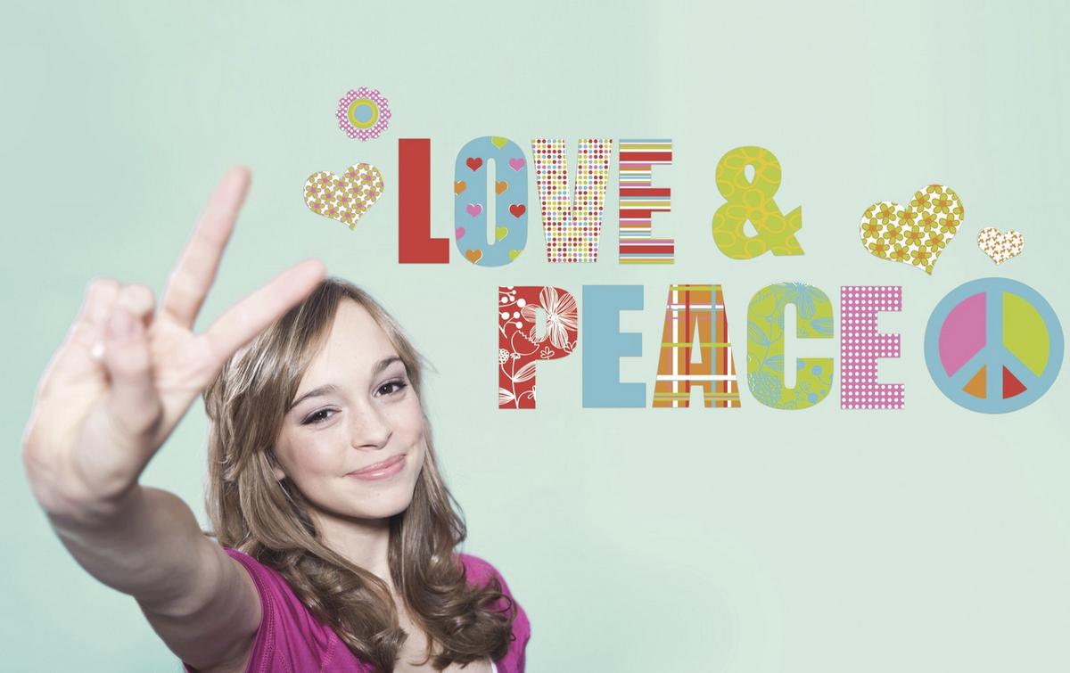 Dekosticker Love And Peace - Multicolor, LIFESTYLE, Kunststoff (100/70cm) - Komar