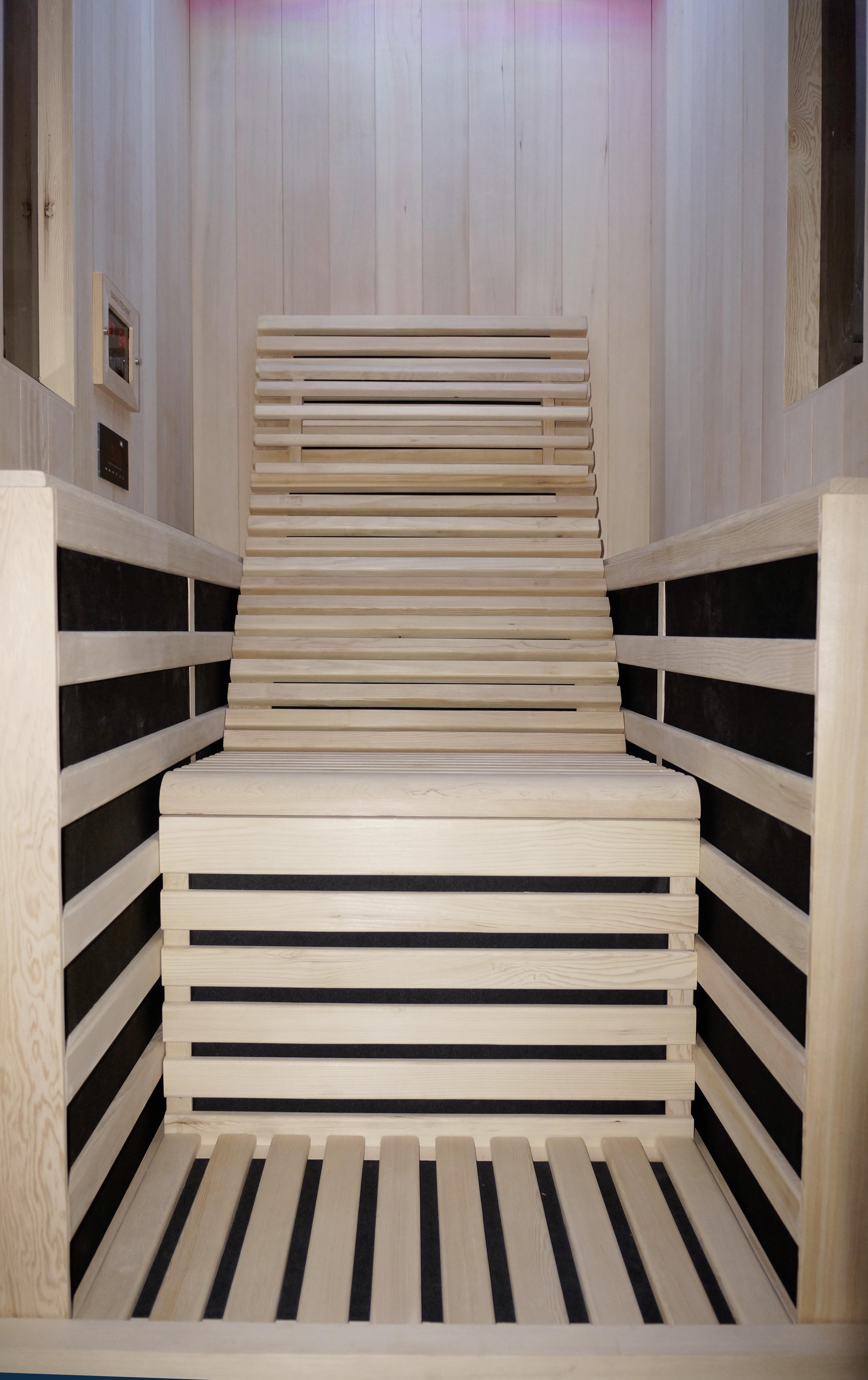 Infrarotkabine CARBON aus Holz für 1 Person Detail Innen