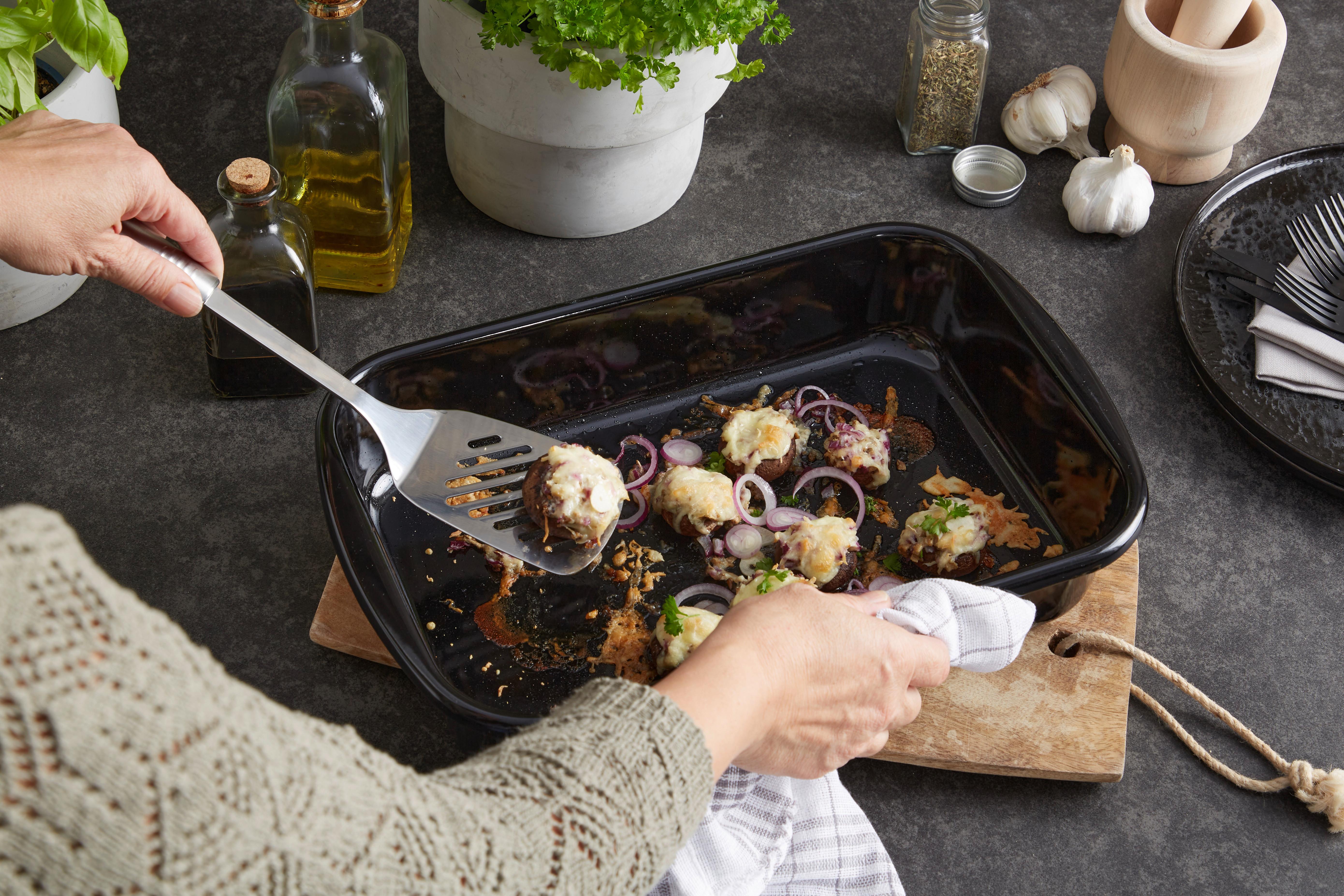 Praktische Bratform mit 5 Litern Fassungsvermögen