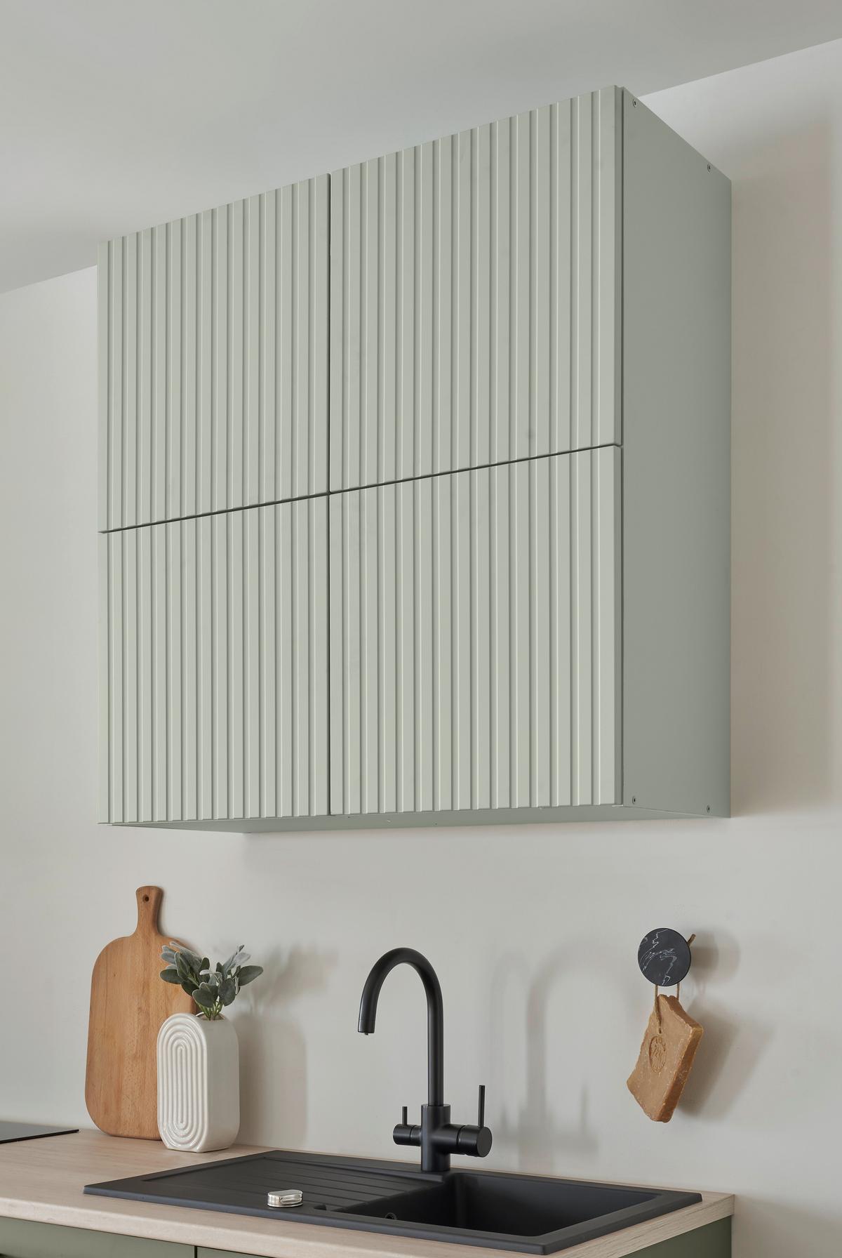 Kuchyňský blok bez spotřebičů MINT - černá/zelená, Design, kov/kompozitní dřevo (260cm) - MID.YOU