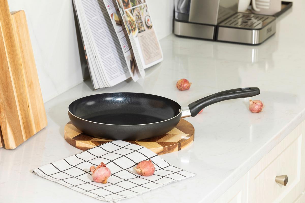Serpenyő Richard - fekete, Modern, fém (26cm) - Best Price