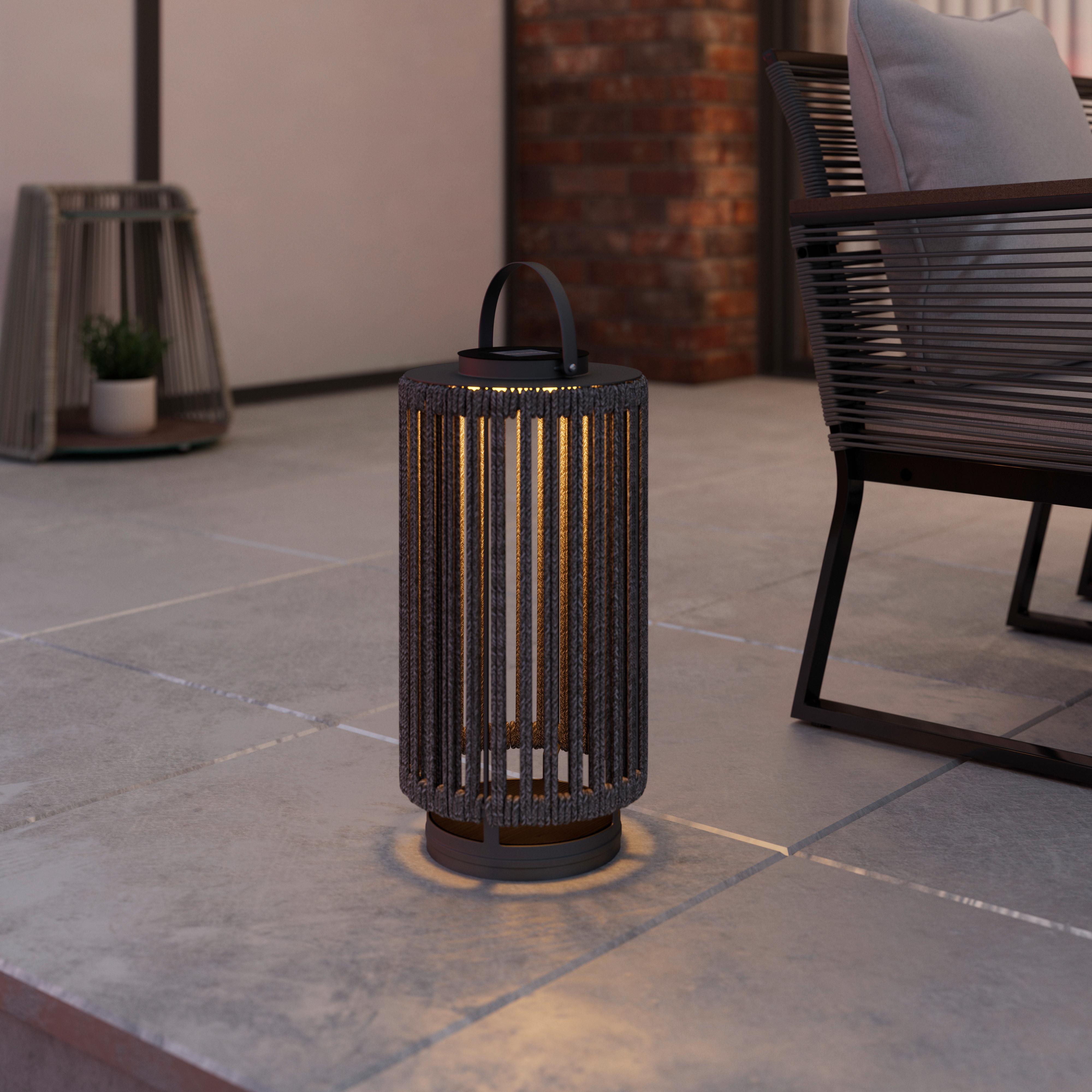 SOLÁRNE SVIETIDLO MADONNA - čierna/tmavosivá, Modern, kov/textil (22/54/22cm) - Bessagi Garden