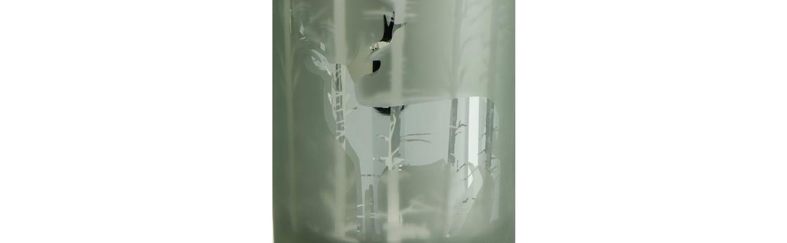Teelichthalter mit eleganten Hirschmotiv aus Glas Teelichthalter mit eleganten Hirschmotiv aus Glas