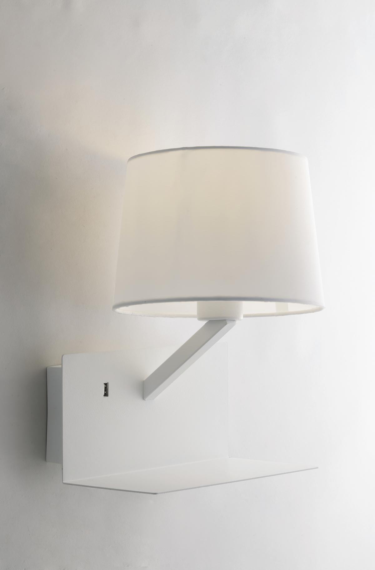 Wandleuchte Ciak 1-Flammig Kippschalter + USB-Anschluss - Weiß, Design, Textil/Metall (31/23/22,5cm)
