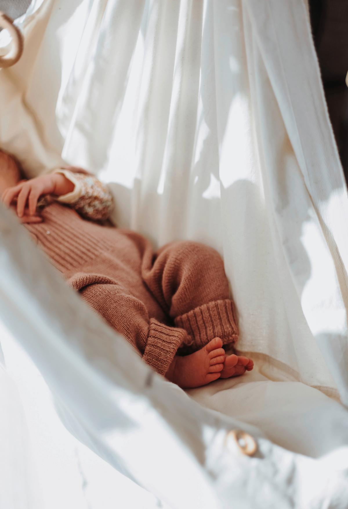 Federwiege Anthrazit/Beige - Anthrazit/Beige, Basics, Holz/Textil (135/194/135cm) - SCHMUSEWOLKE