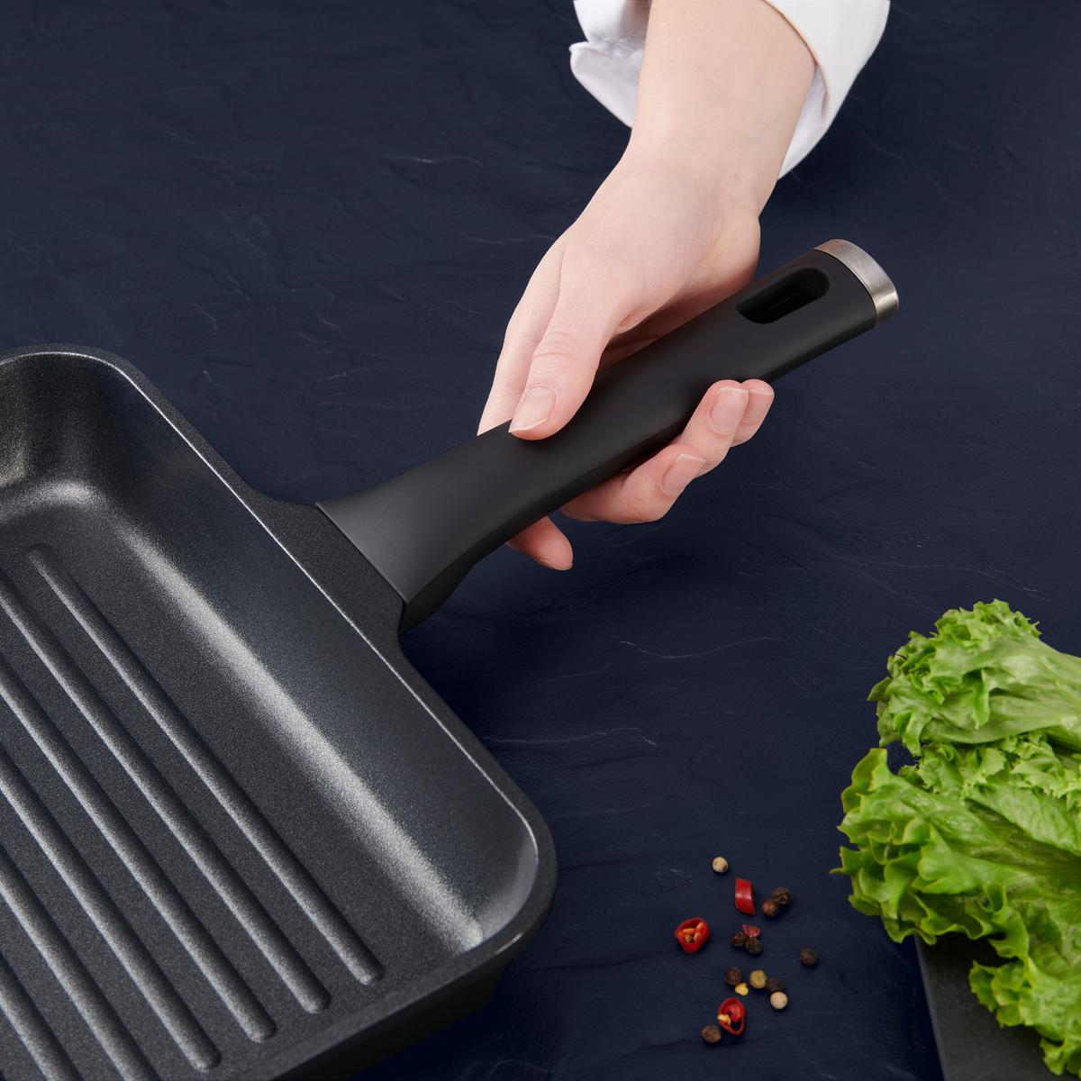 Grilovacia panvica Black Line, 28/28cm - čierna, Konventionell, kov/plast (28/28/5cm) - Gourmesto