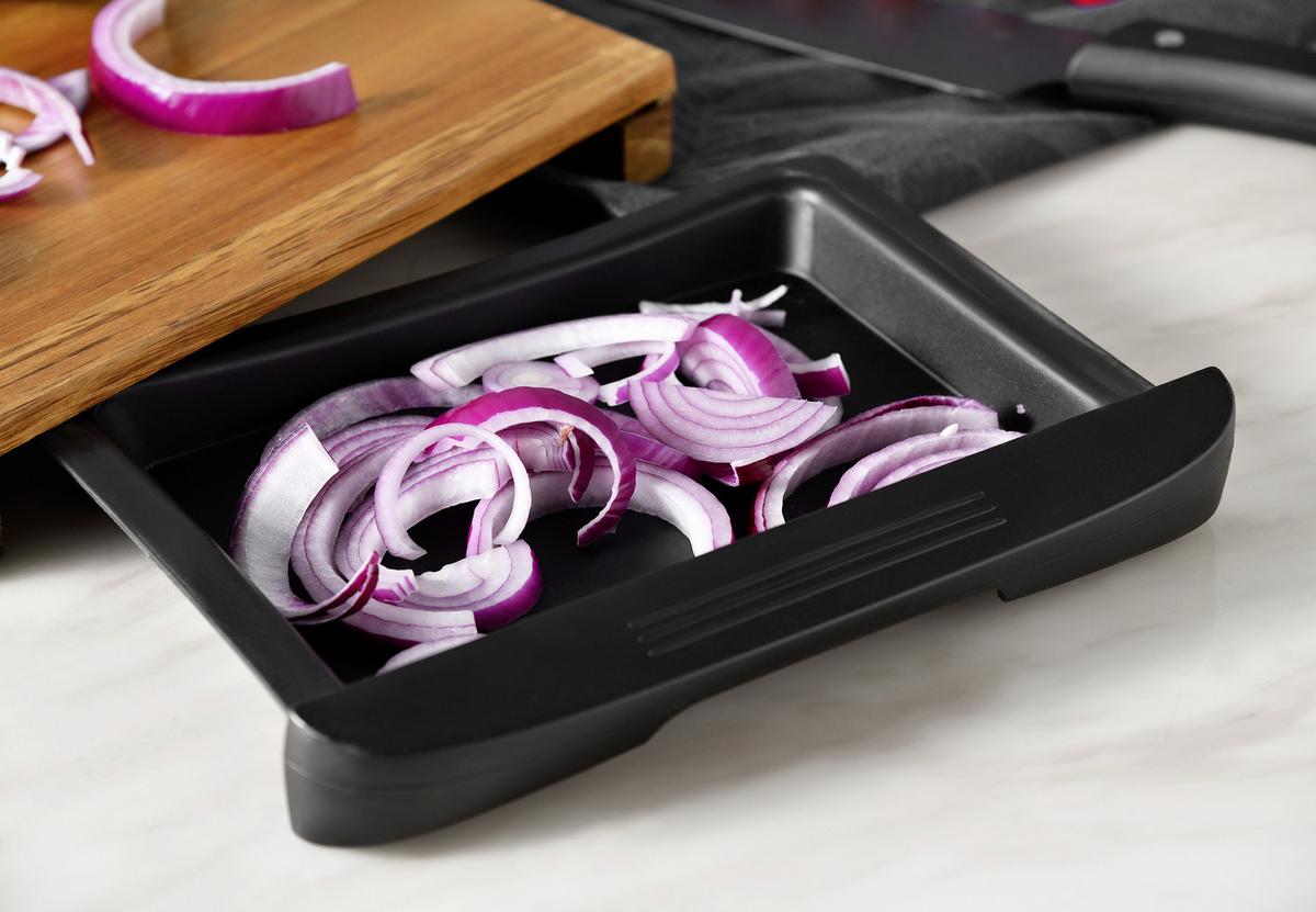 Schneidebrett Aus Holz Mit Auffangwanne L/b: 37,3/24,8 Cm - Schwarz/Akaziefarben, Basics, Holz/Kunststoff (37.3/24.8/3.5cm)