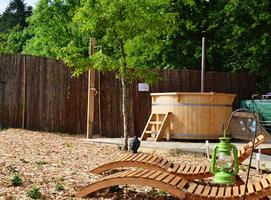 Hot Tub aus Holz Badevergnügen im eigenen Garten