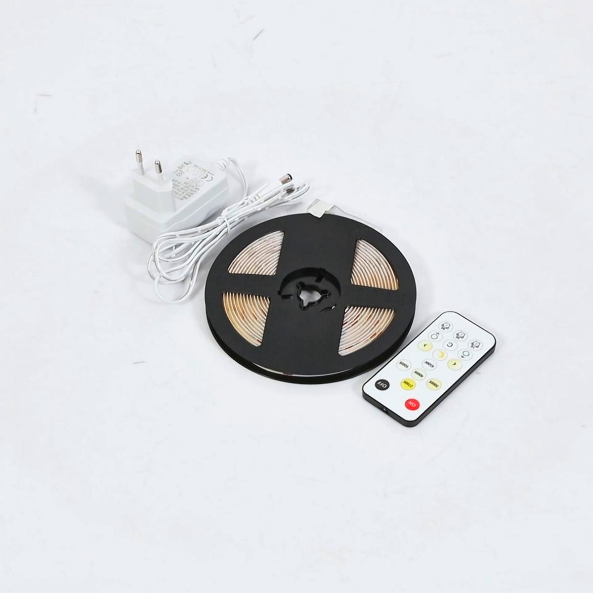 LED PÁSKA HOCH - bílá, Moderní, plast (500cm) - Mömax