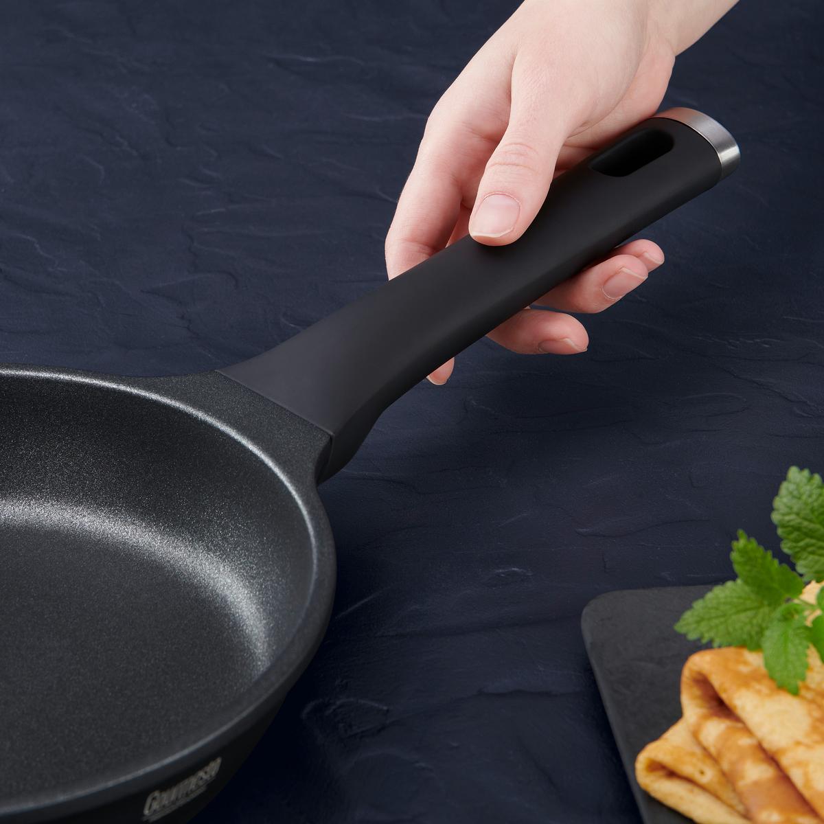 Panvica Black Line, Ø: 20cm - čierna, Konventionell, kov/plast (20/4,5cm) - Gourmesto