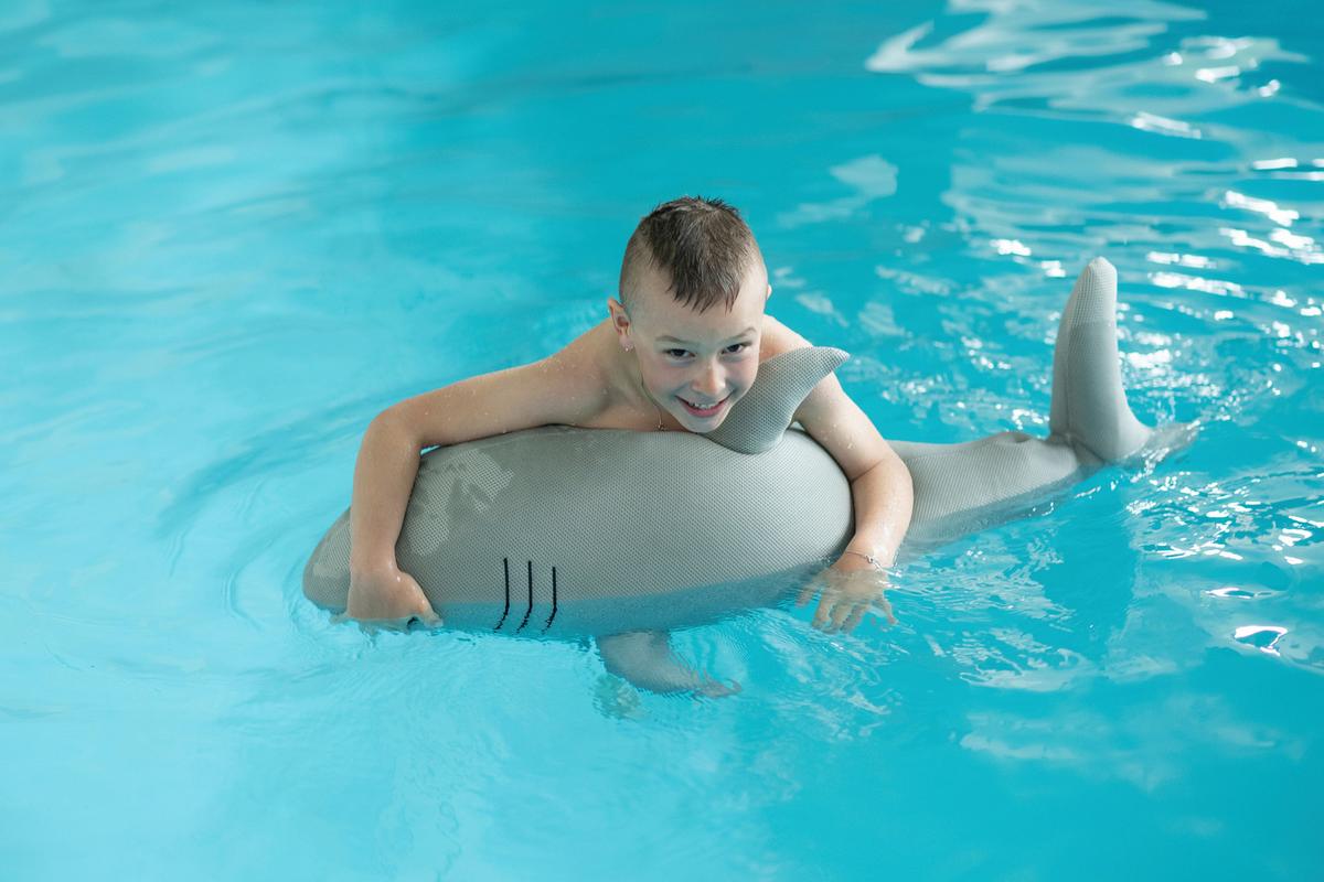 Schwimmtier Hai Grau, L/B/H: 45x111x38cm - Grau, KONVENTIONELL, Textil (45/111/38cm)