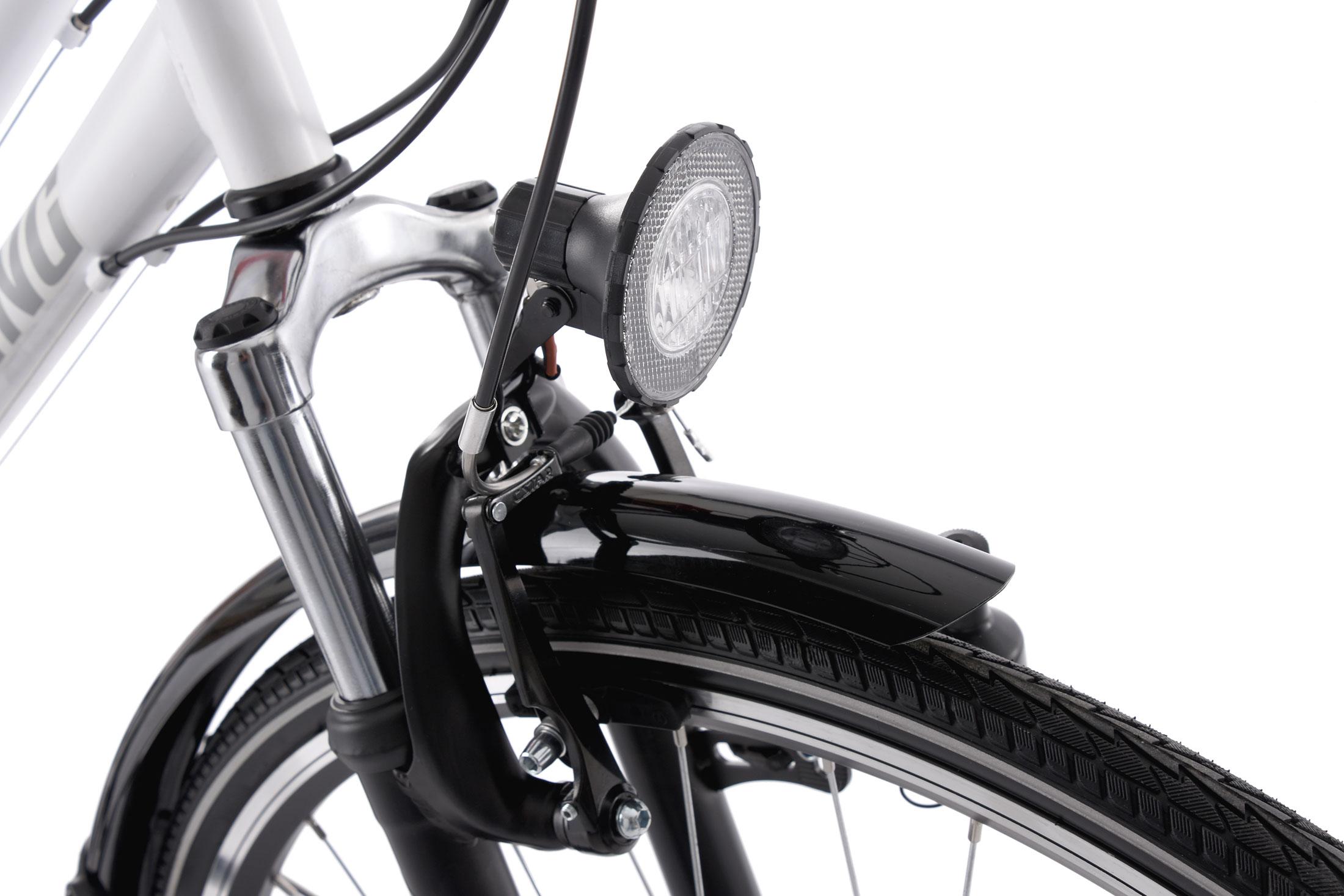 Trekkingrad mit Vorder- und Rücklicht mit Dynamo