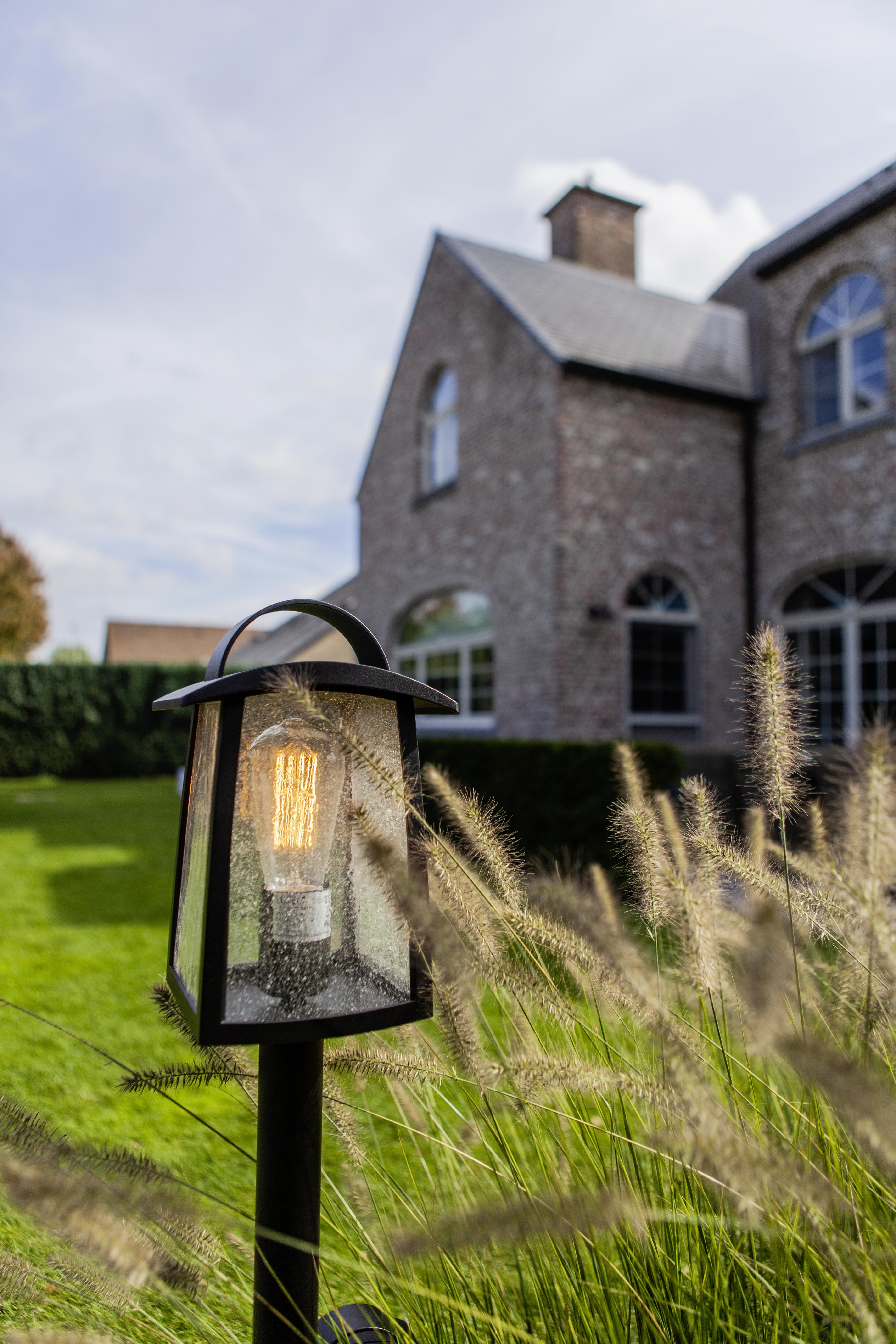 Wegeleuchte im Look einer Straßenlaterne