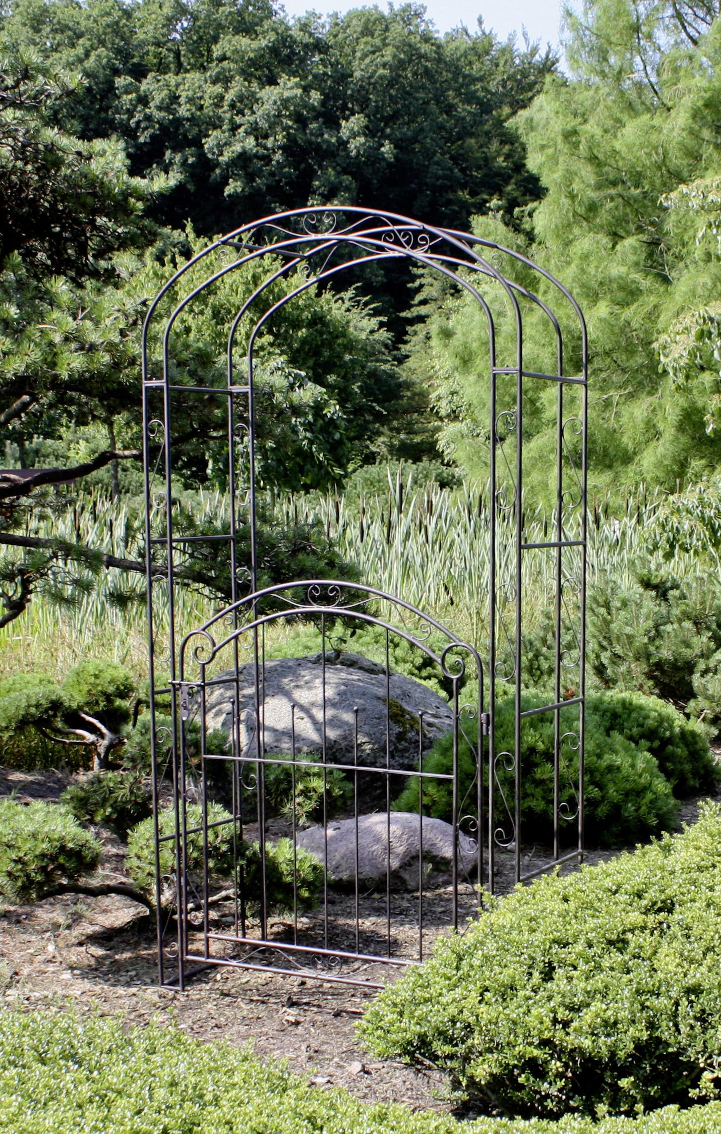 Rosenbogen aus Stahl