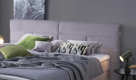 Verstellbares Boxspringbett in Hellgrau