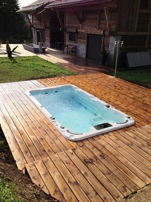 SwimSpa für zwei Personen SwimSpa mit Gegenstromanlage