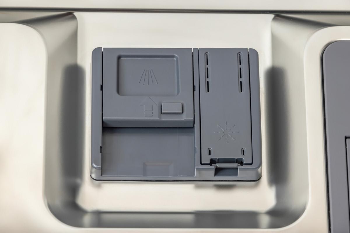 Geschirrspüler Edelstahlfarben B: 59,8cm - Edelstahlfarben, Trend, Kunststoff/Metall (59,8/81,6/55,5cm) - Hisense