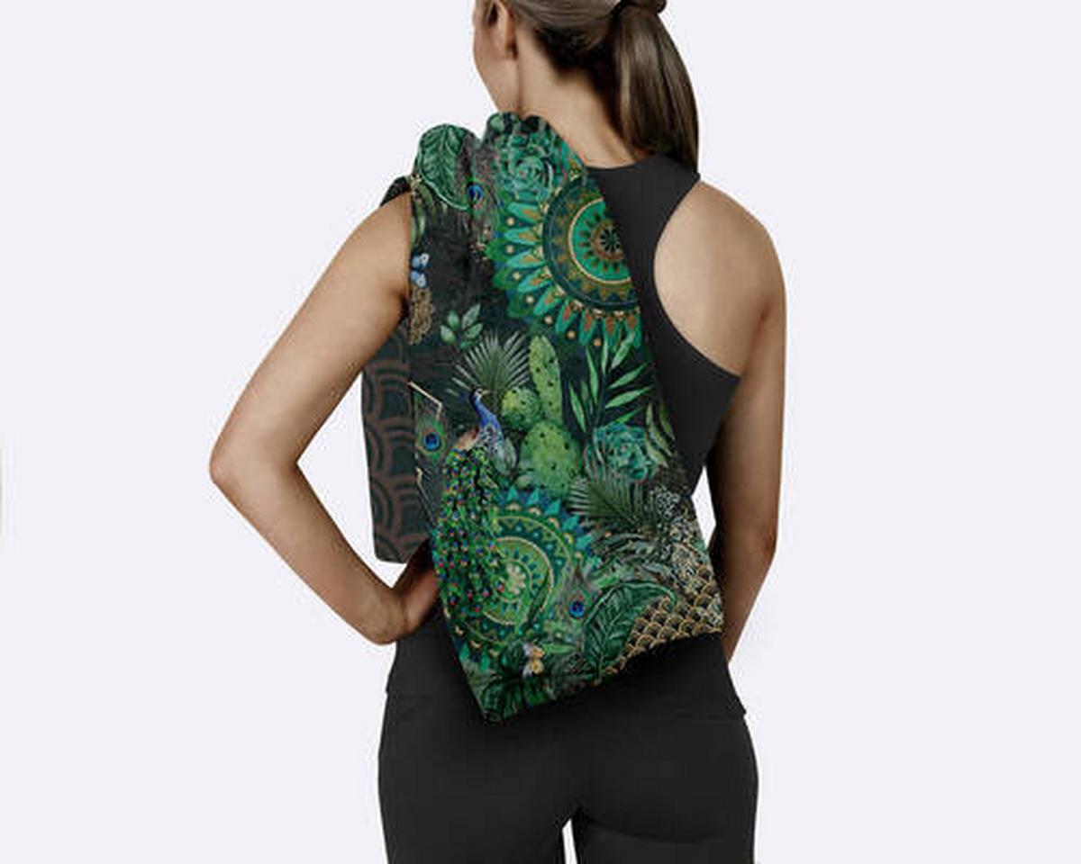 Sporthandtuch Botalia Grün 50x100 Cm - Dunkelgrün/Grün, Trend, Textil (50/100cm)