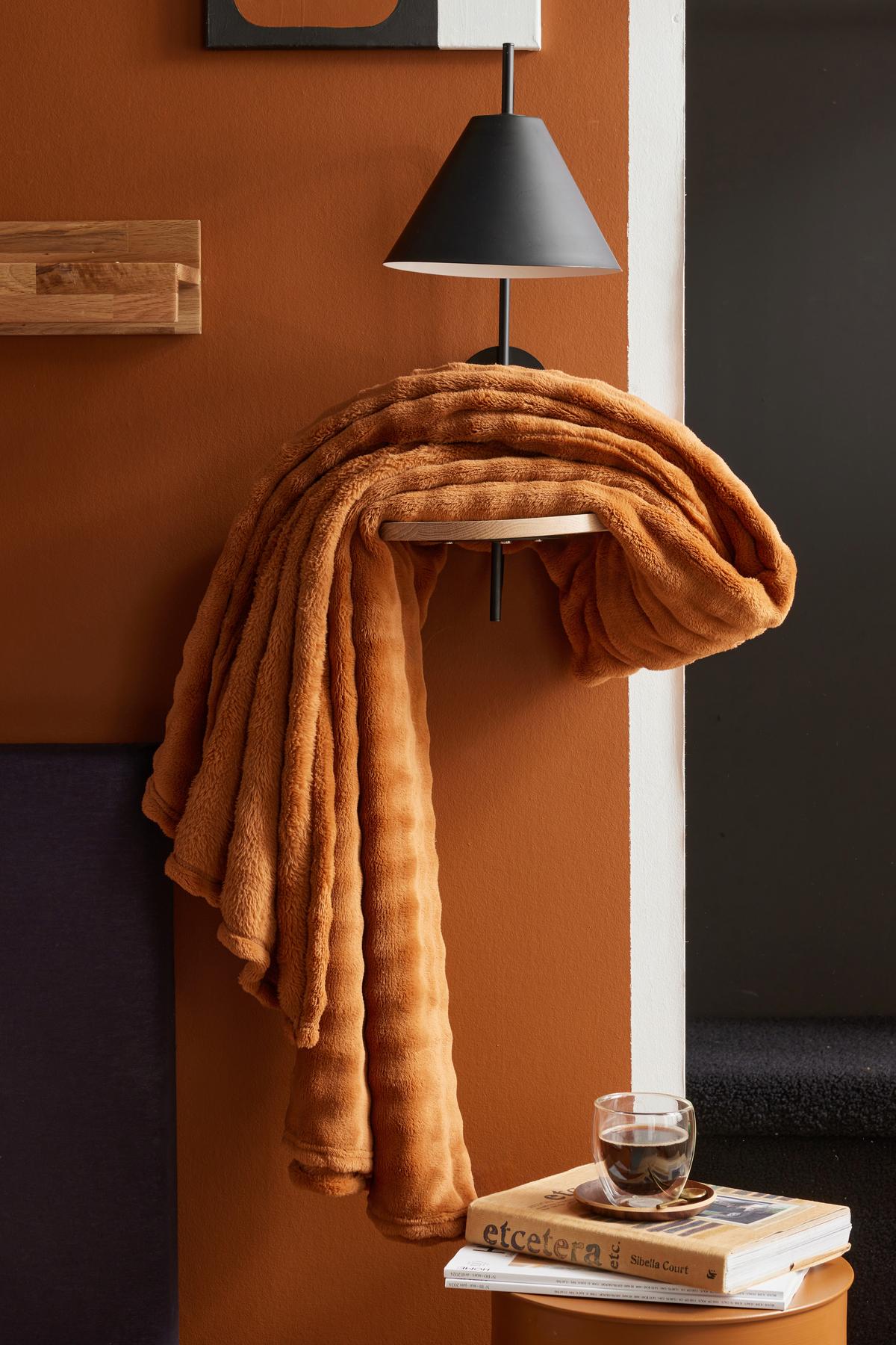 MĚKKÁ DEKA MOKA - koňaková, Moderní, textil (130/180cm)