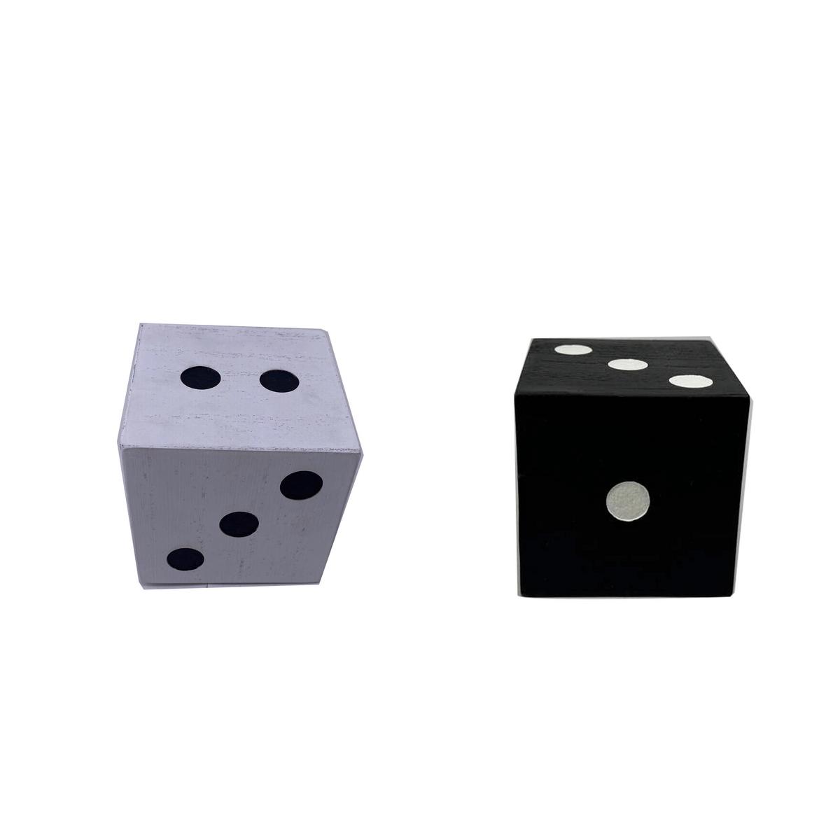 Skulptur Leon - Schwarz/Weiß, KONVENTIONELL, Holzwerkstoff (7,9/7,9/7,9cm) - Luca Bessoni