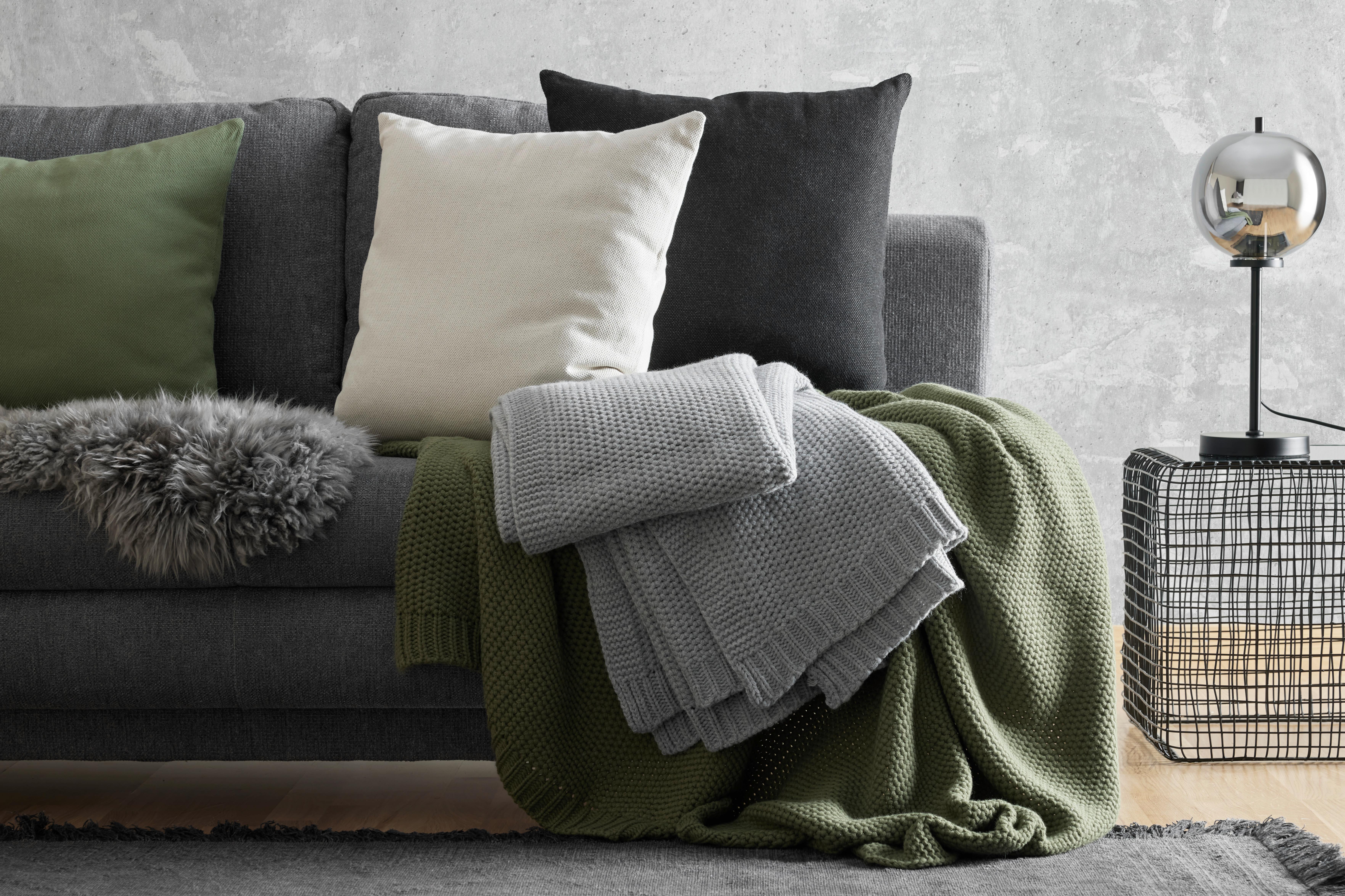 DEKORAČNÝ VANKÚŠ Chris, 50/50cm, zelená - tmavozelená, Modern, textil (50/50cm) - Premium Living