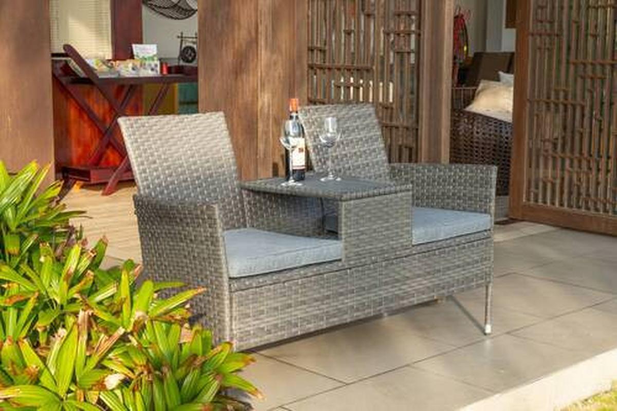 Gartenbank Polyrattan 2-Sitzer Pescara Grau mit Kissen - Grau, MODERN, Kunststoff/Textil (143/87/64.5cm) - Luca Bessoni