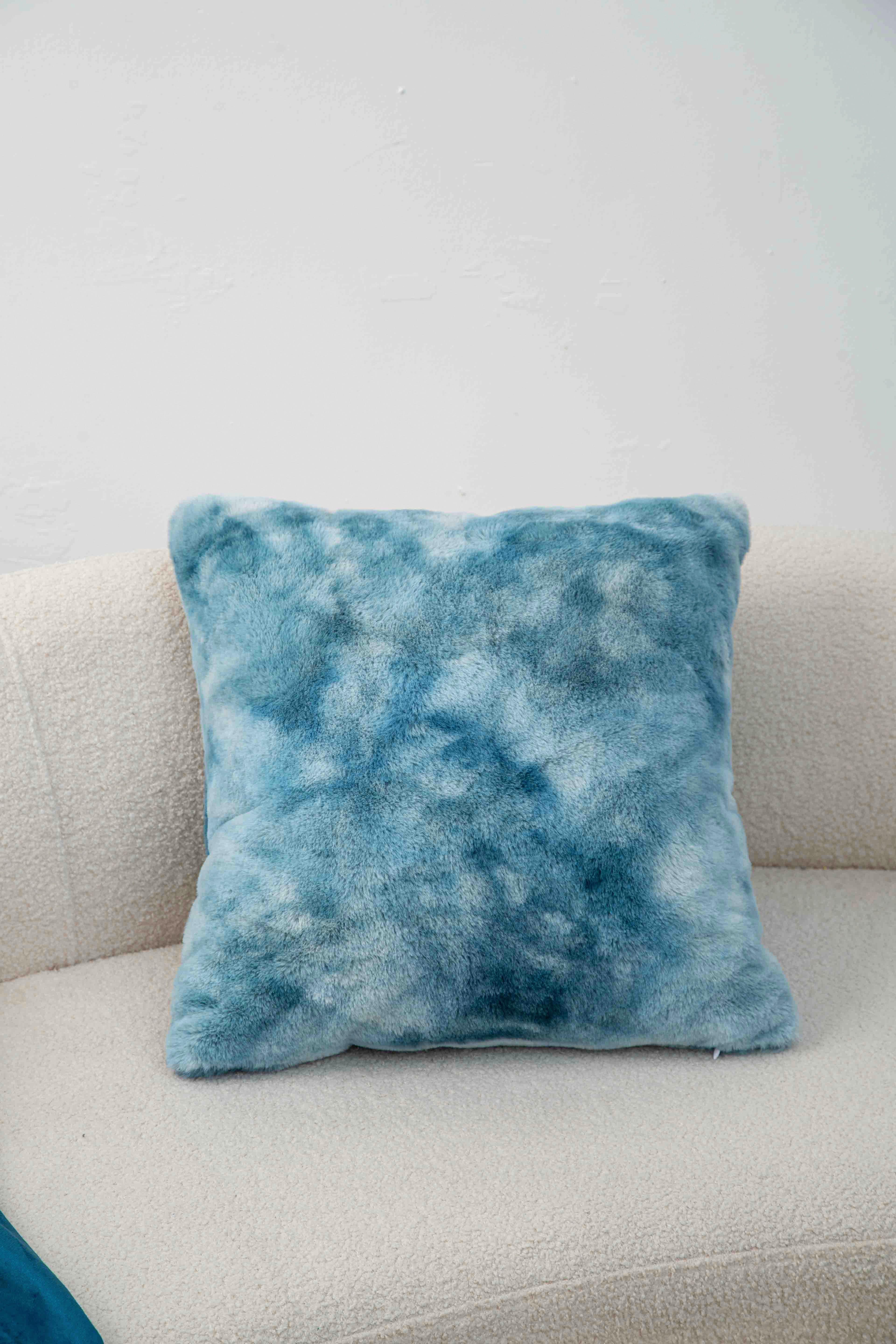 Fellkissen Dina - Jadegrün, MODERN, Textil (45/45cm) - Luca Bessoni