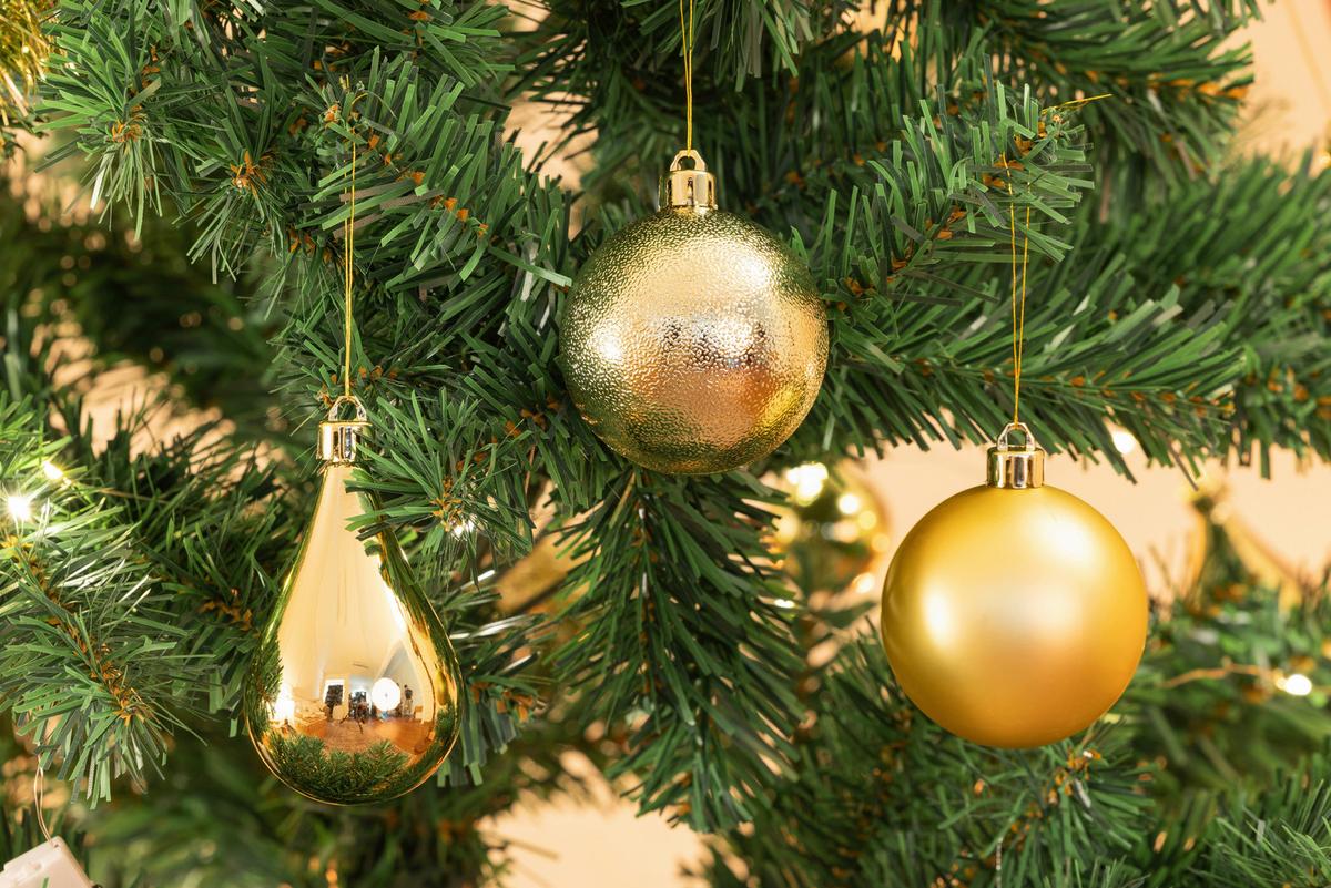 Christbaumkugel-Set Anita - Goldfarben, KONVENTIONELL, Kunststoff - Luca Bessoni